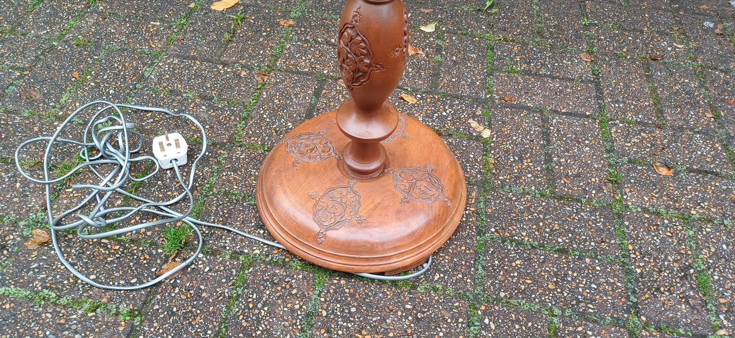 Superb Vintage Mid 20th Century Carved Oriental Style Standard Lamp