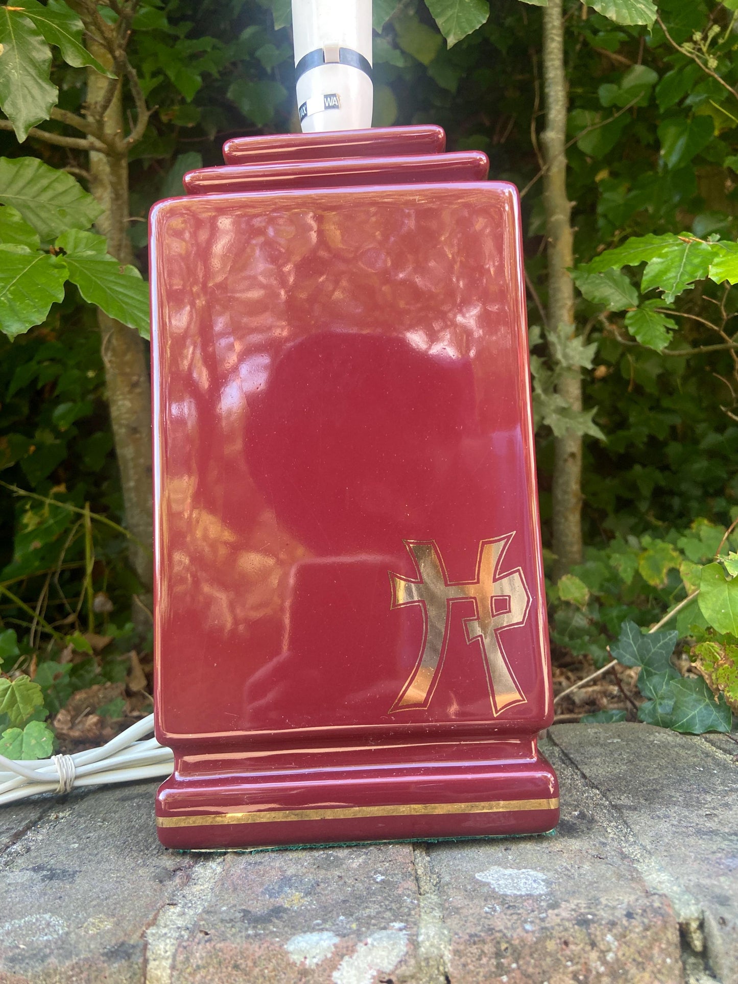 Vintage rectangular table lamp with Chinese colouring and design, red and gold, symbols, working table lamp