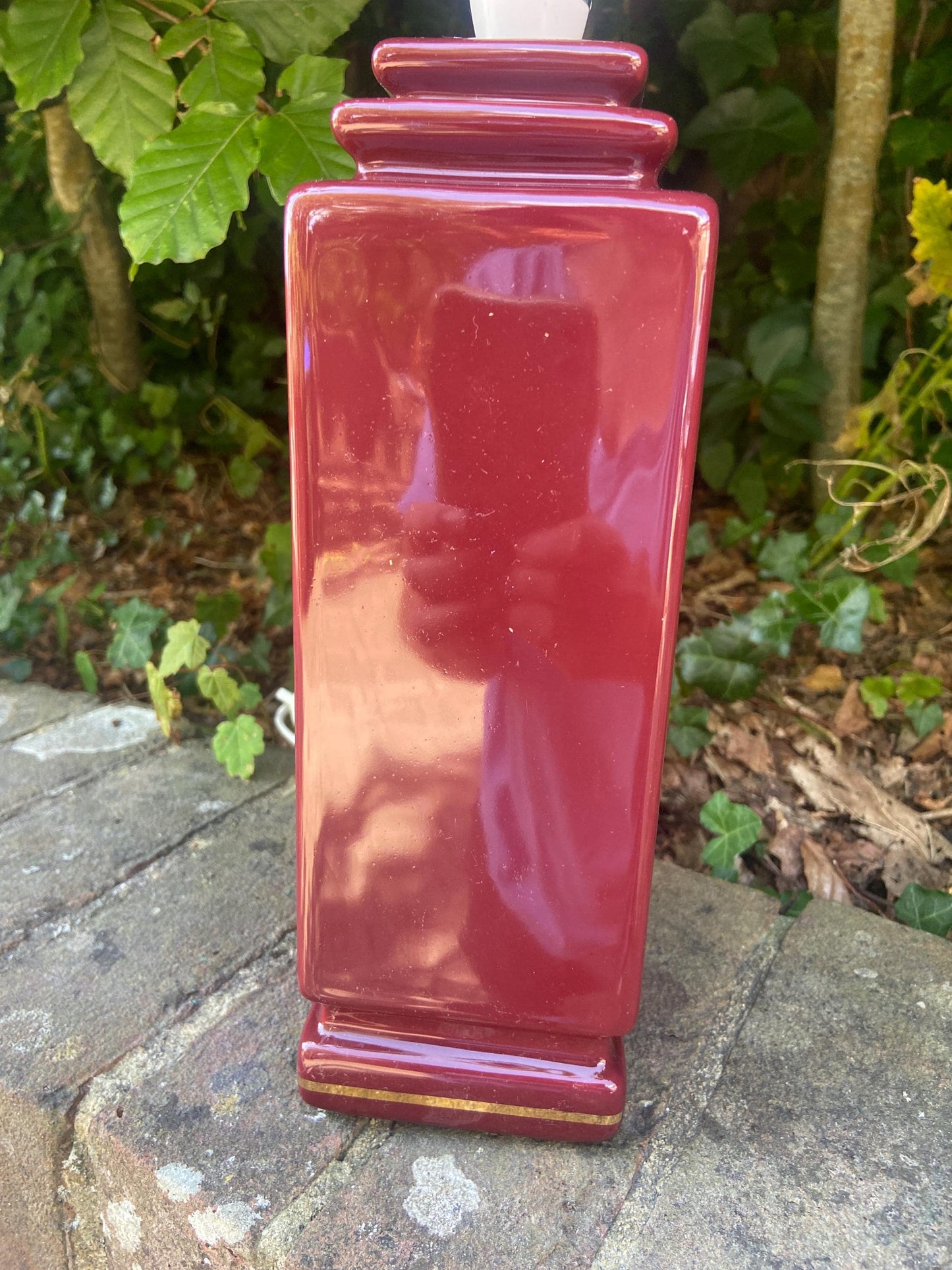 Vintage rectangular table lamp with Chinese colouring and design, red and gold, symbols, working table lamp