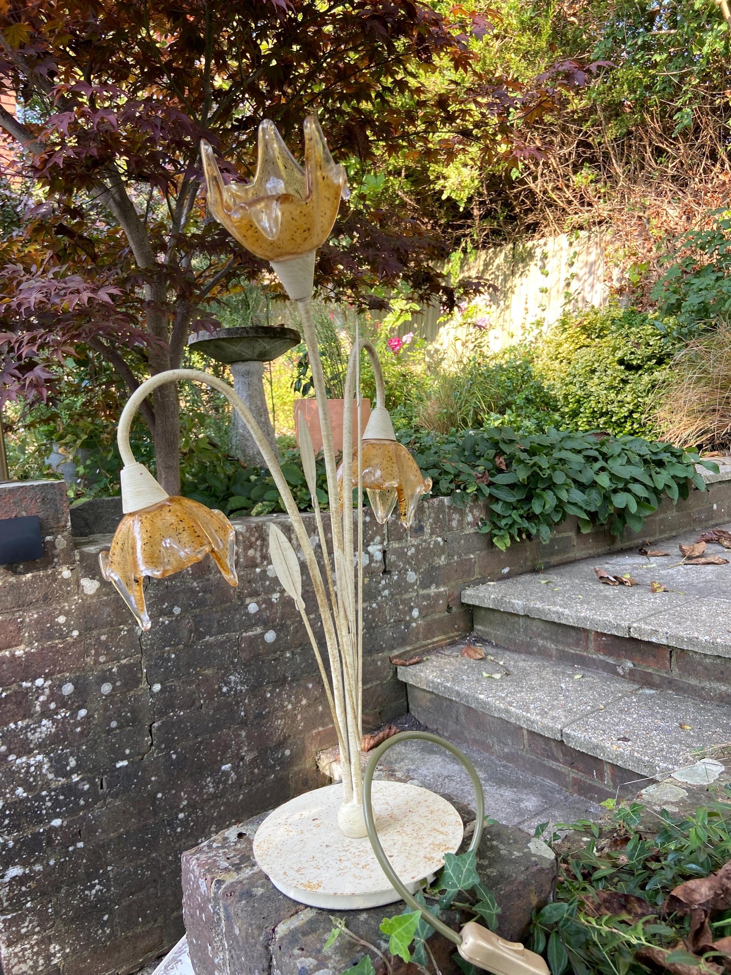 plant metal and glass flowers creM