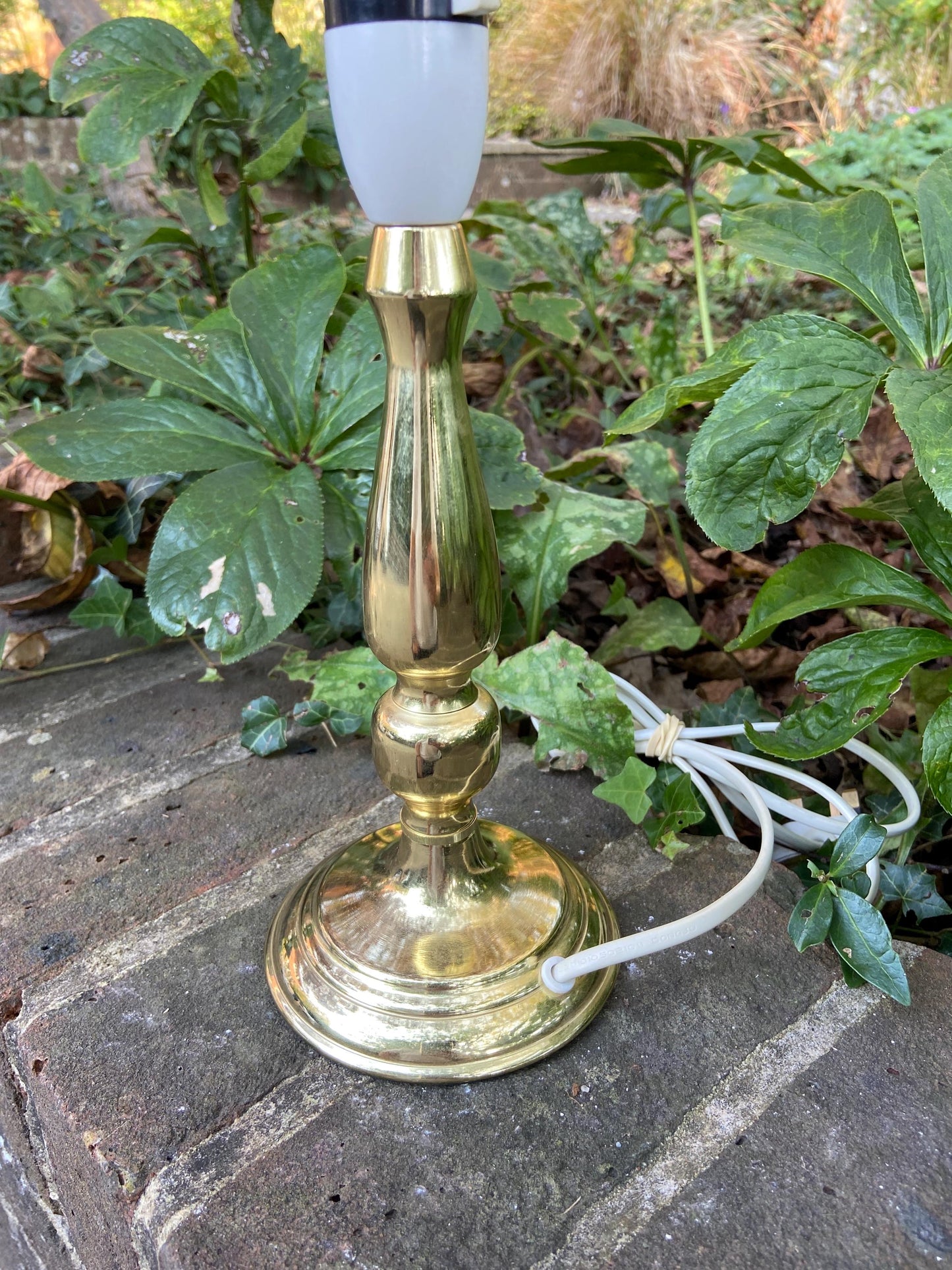 Classic vintage 1980s brass effect table lamp working and pat tested