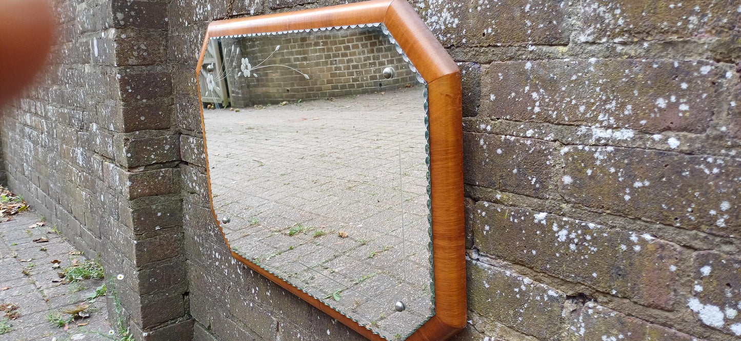 Eye Catching Vintage 30s Retro Etched Walnut Effect Wall Mirror Etched Decoration Scalloped Bevel.