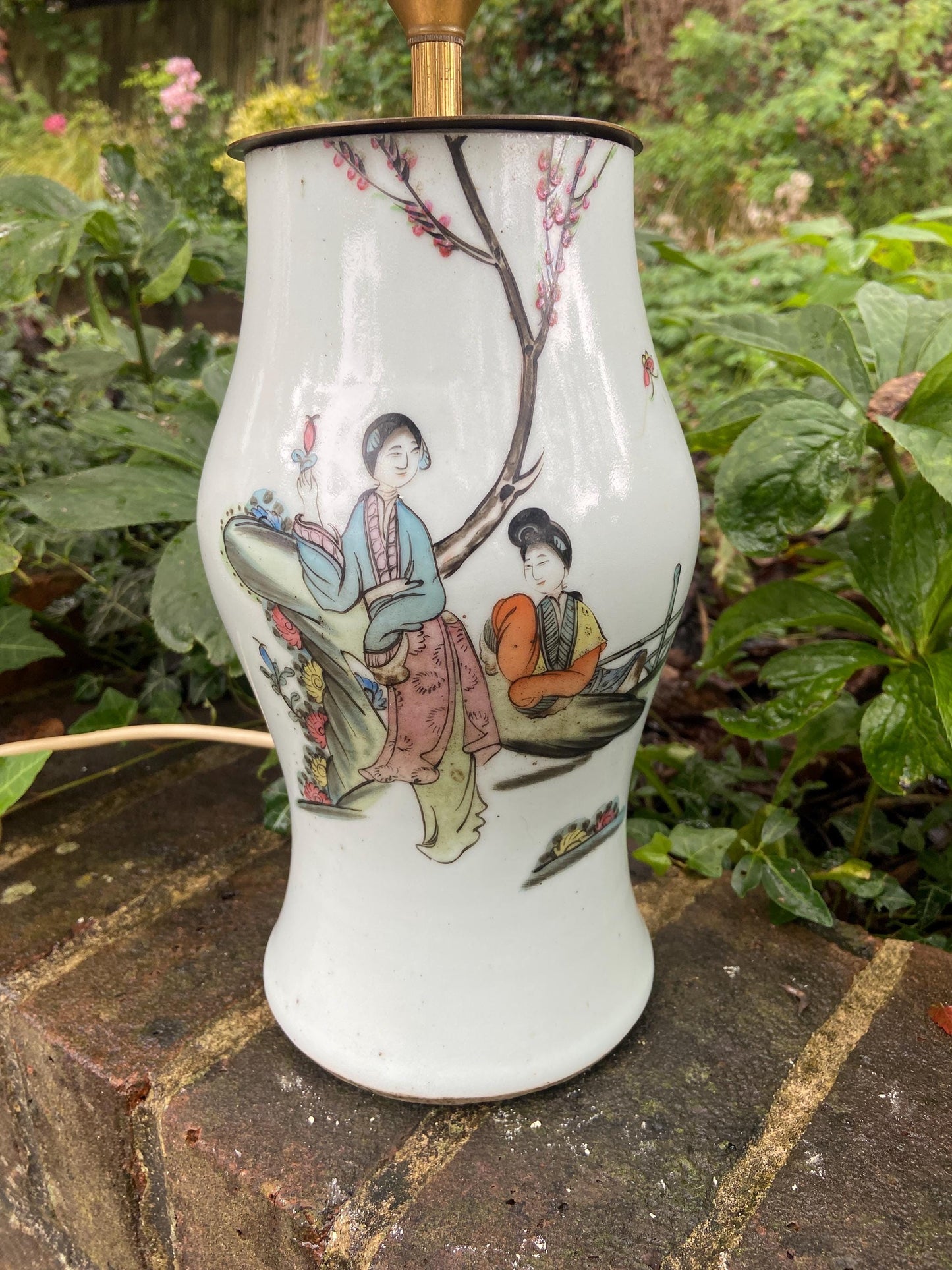 Early 20th Century Japanese oriental hand painted table lamp, Geisha - working condition