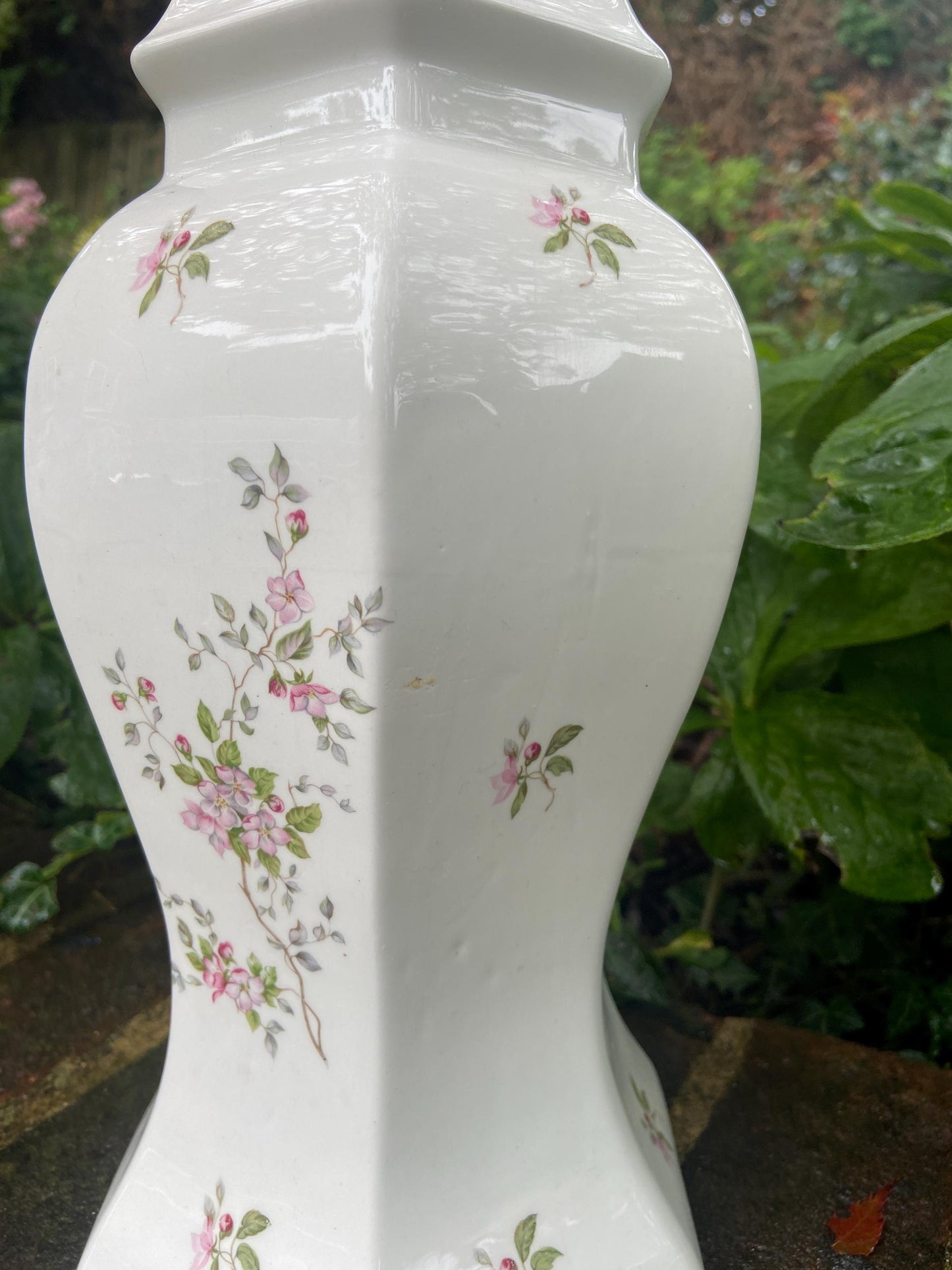 Classic vintage ginger jar, mock oriental ceramic table lamp with flowers - working