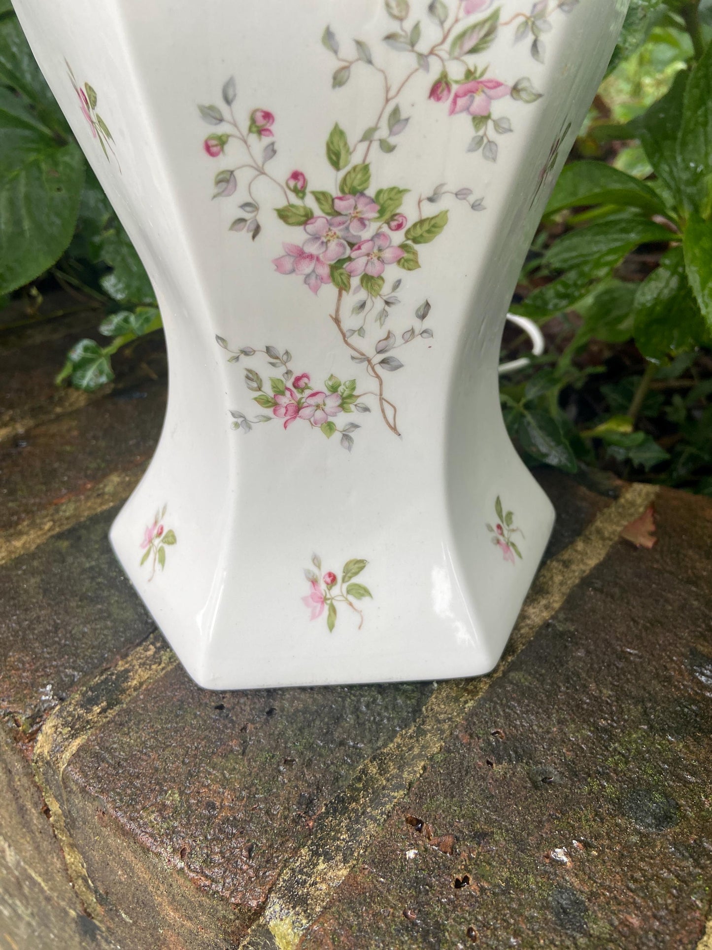 Classic vintage ginger jar, mock oriental ceramic table lamp with flowers - working