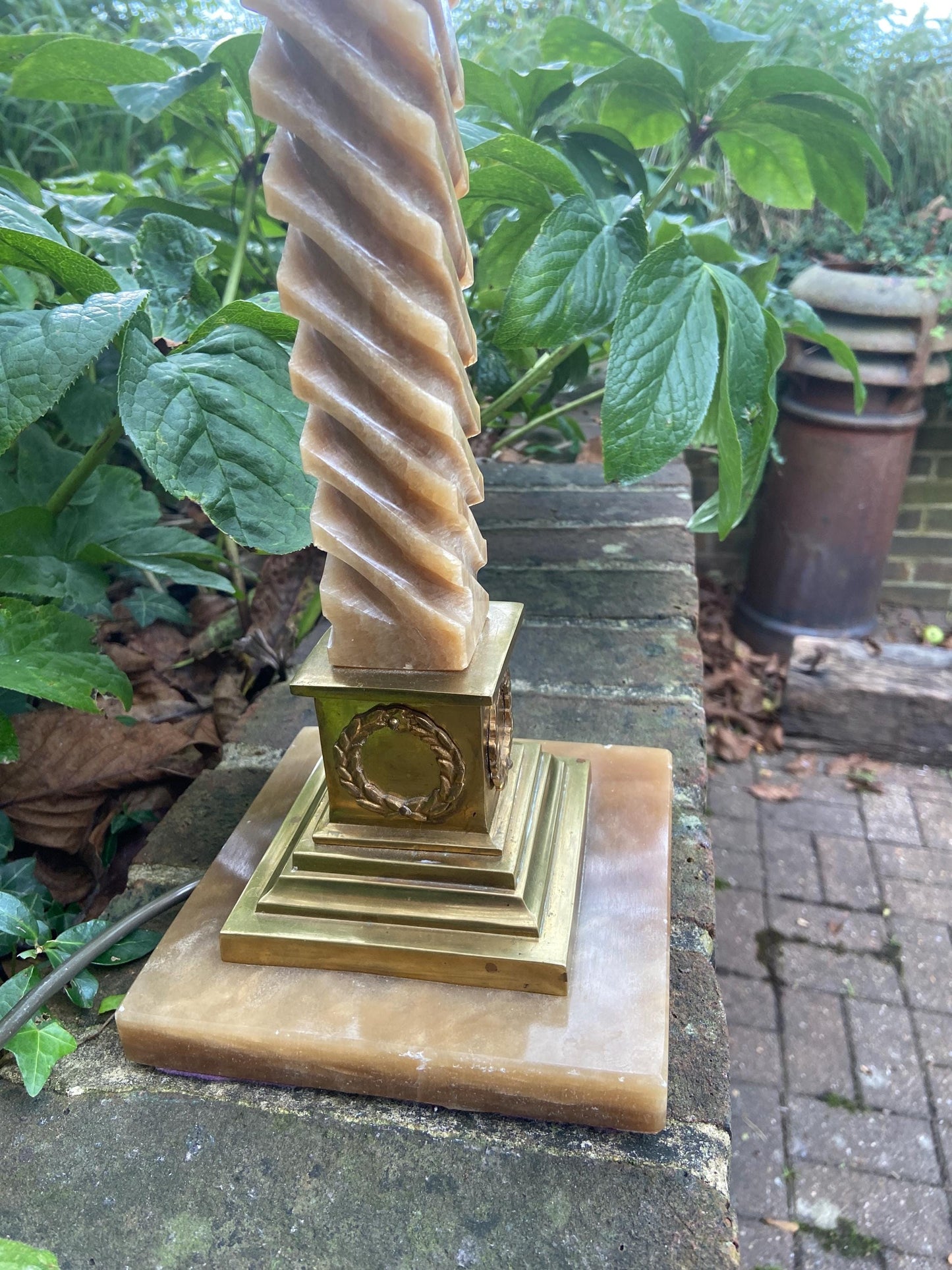 Unusual vintage spiral and creamy brown onyx (marble) and metal lamp - classical corinthian style, working