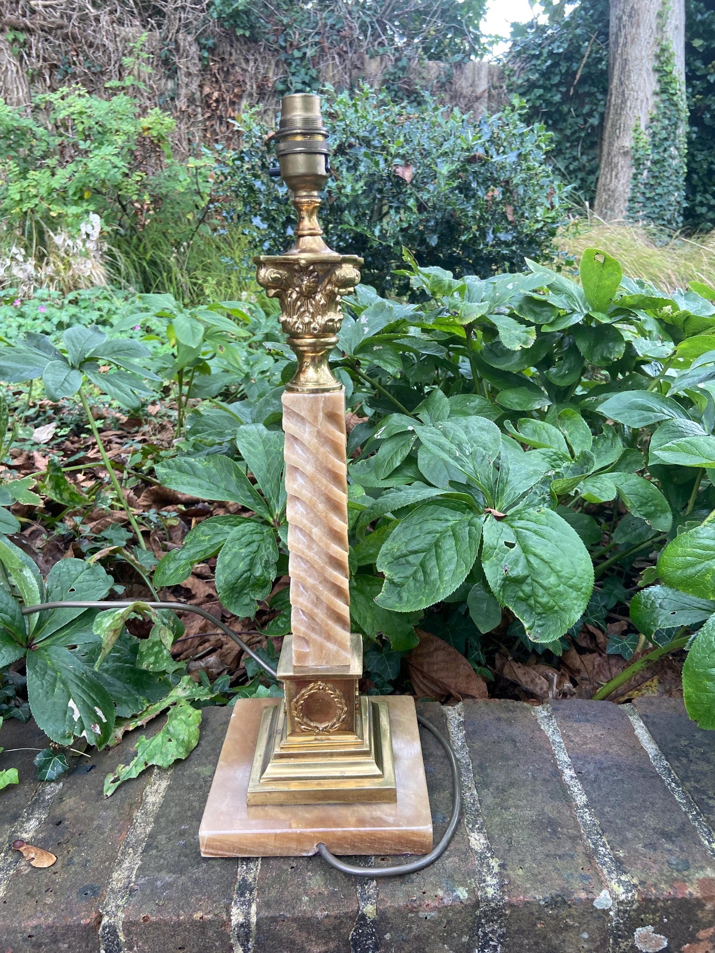 Unusual vintage spiral and creamy brown onyx (marble) and metal lamp - classical corinthian style, working
