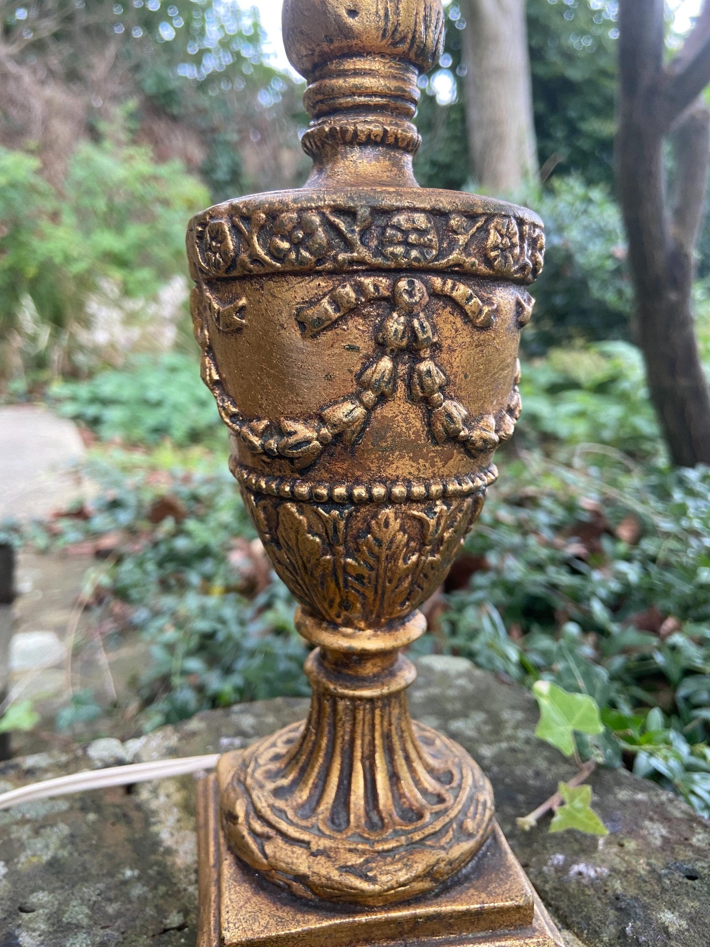Retro wooden gilt painted ornate vintage table lamp - working