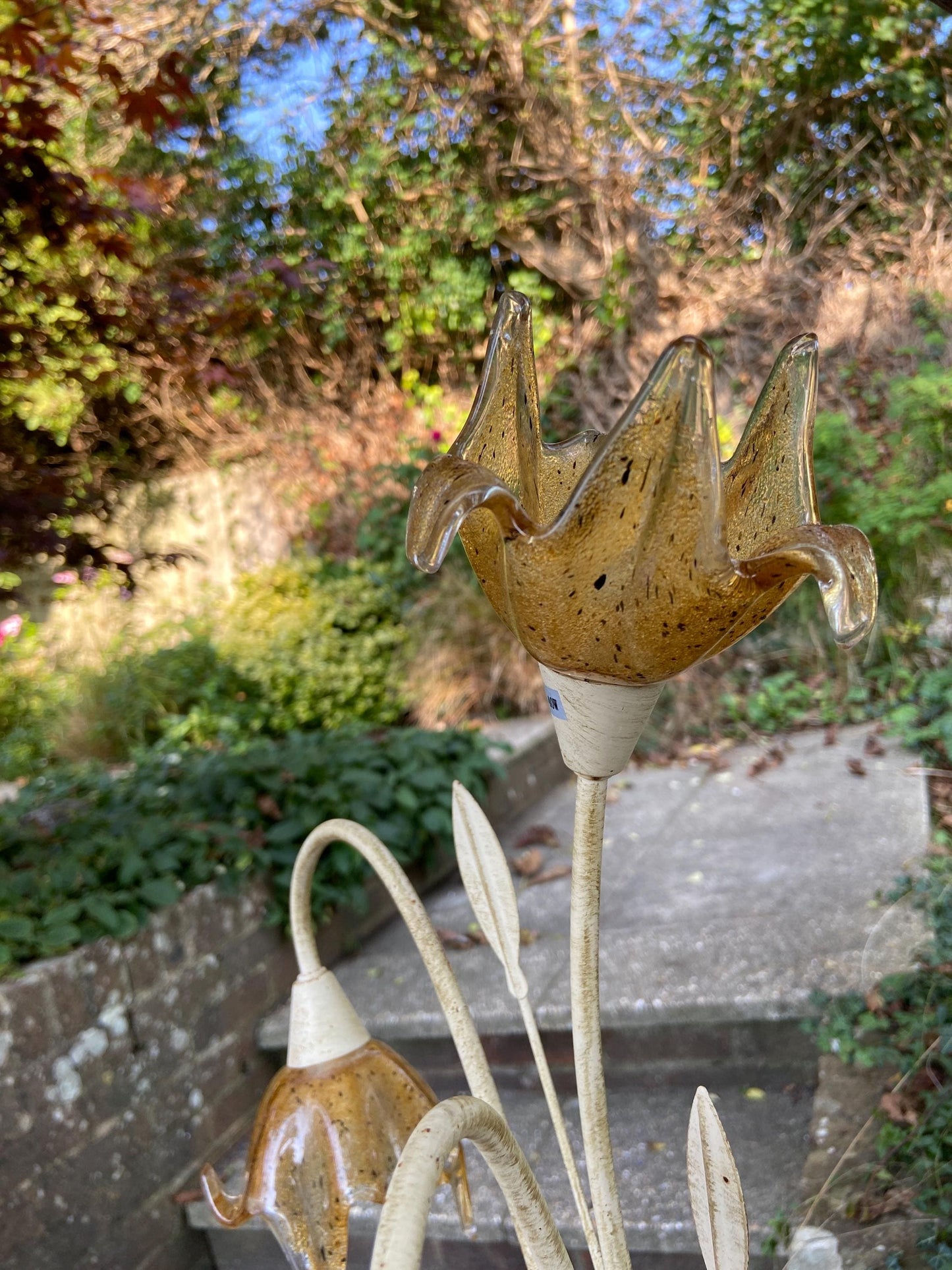 plant metal and glass flowers creM