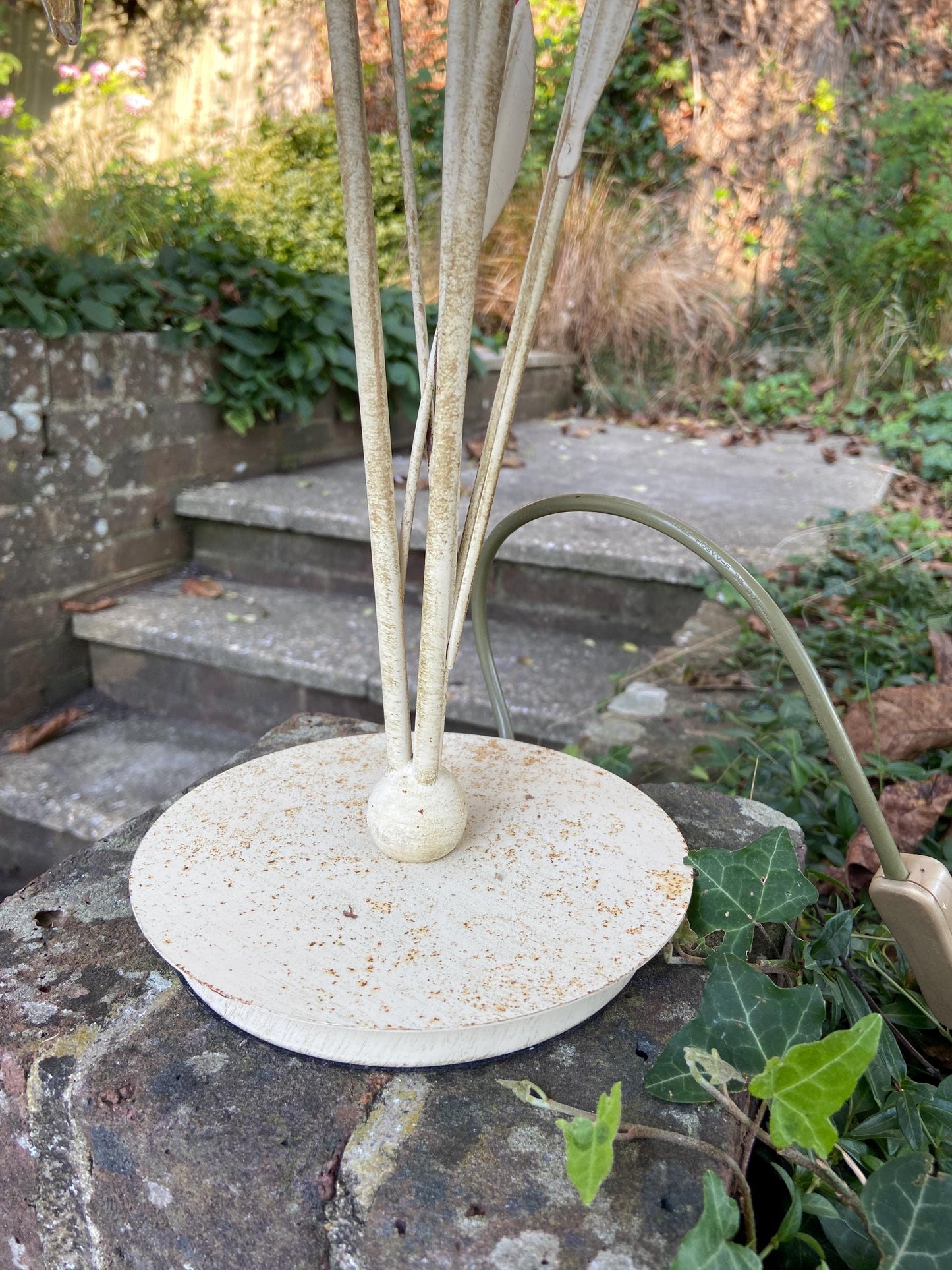 plant metal and glass flowers creM