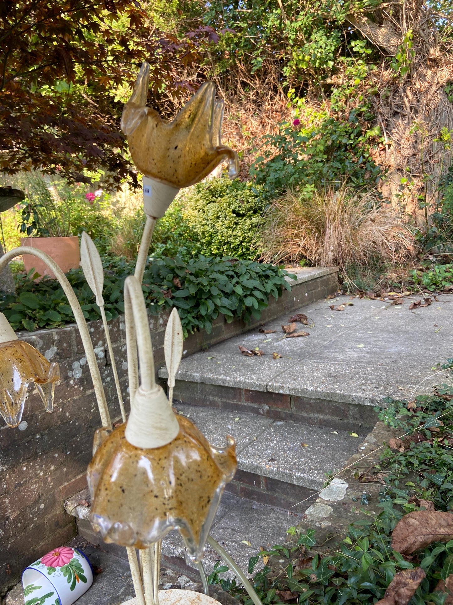 plant metal and glass flowers creM
