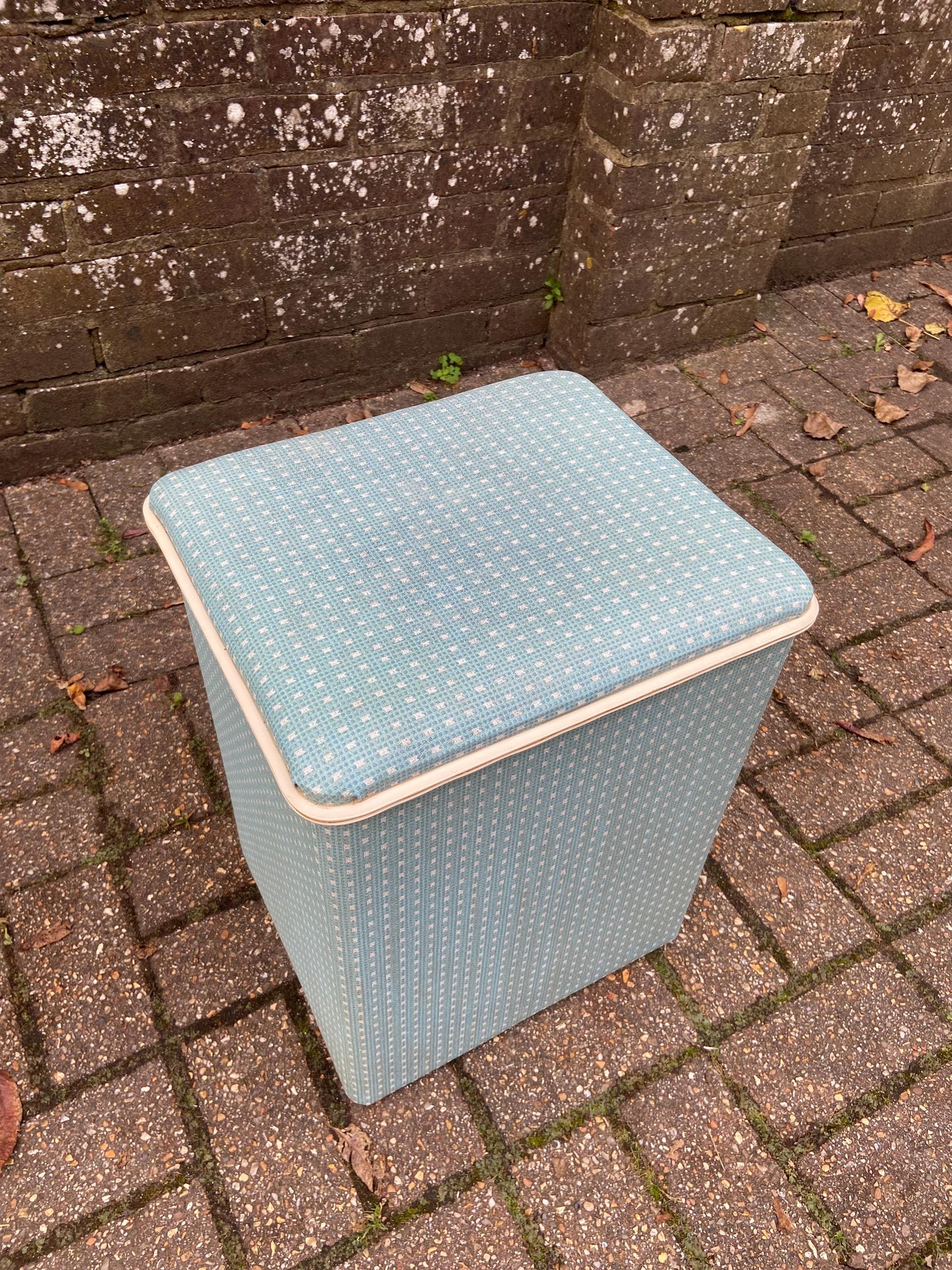 Mid century blue green plastic covered washing basket – fabulous vintage linen box, storage basket, laundry bin, vgc