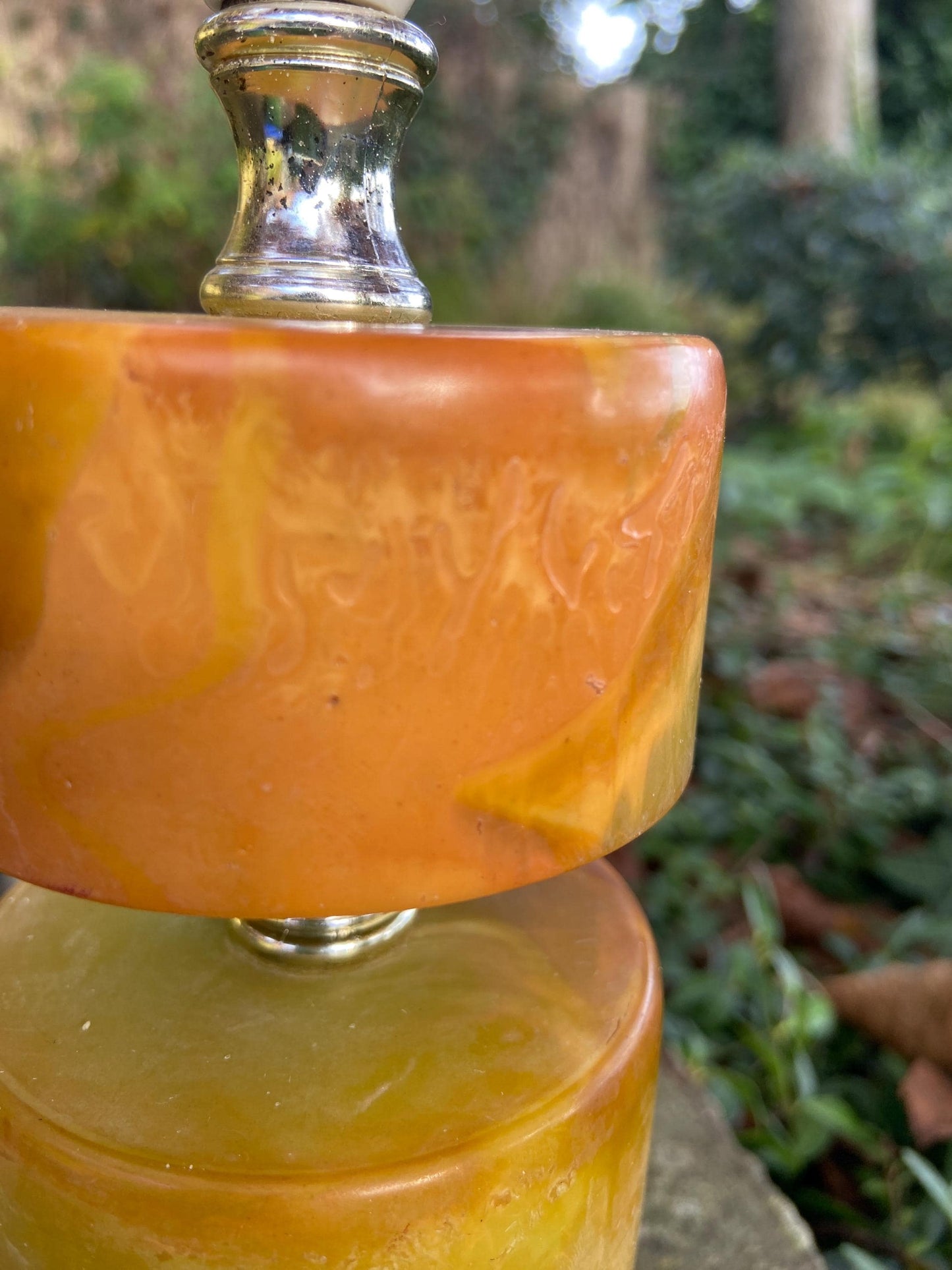 Fantastic retro faux amber tower table lamp - working