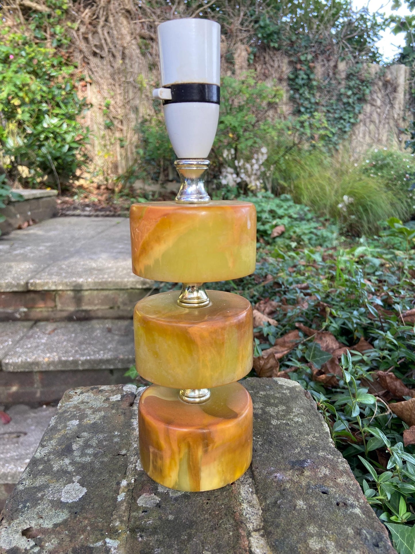 Fantastic retro faux amber tower table lamp - working