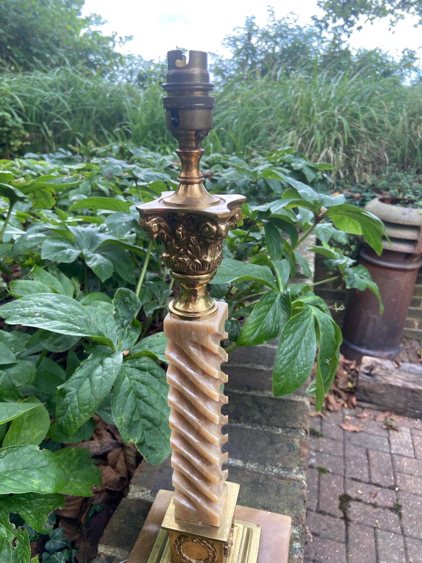 Unusual vintage spiral and creamy brown onyx (marble) and metal lamp - classical corinthian style, working