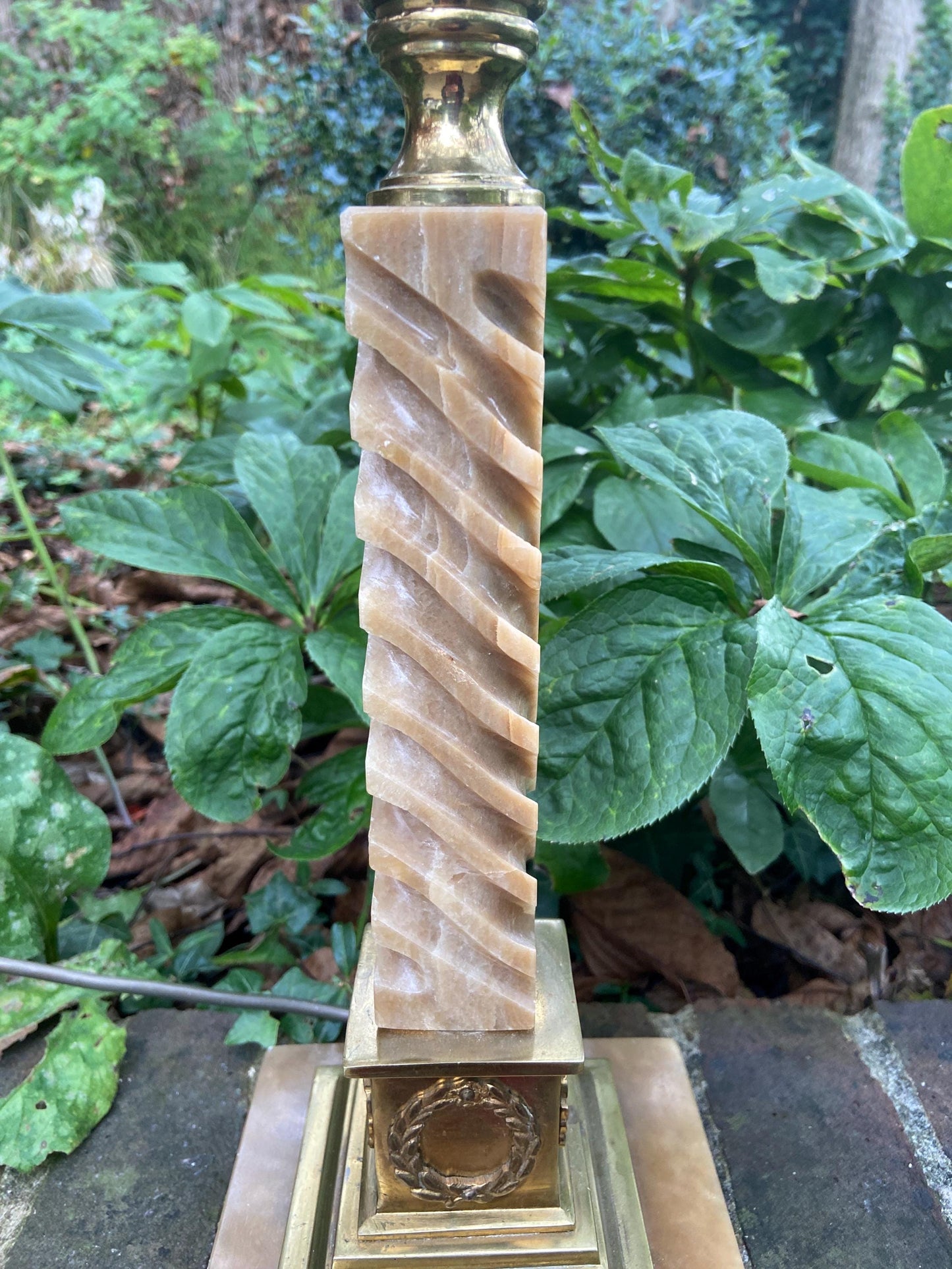 Unusual vintage spiral and creamy brown onyx (marble) and metal lamp - classical corinthian style, working