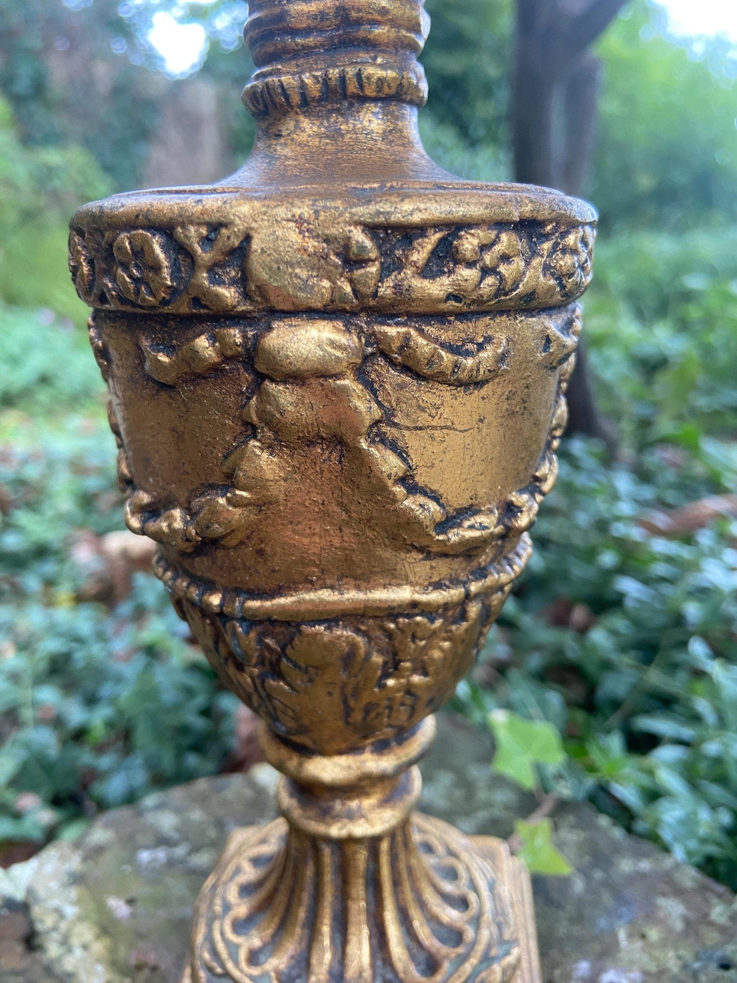 Retro wooden gilt painted ornate vintage table lamp - working