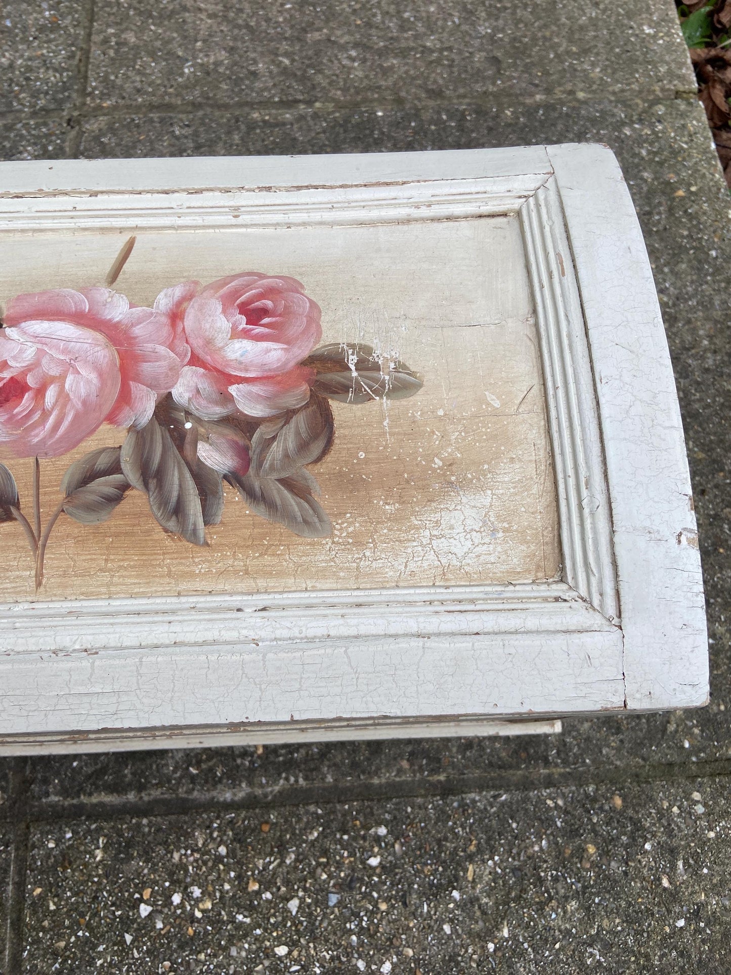 Delightful vintage painted treasure chest, storage box, toy box - country look, shabby chic finish