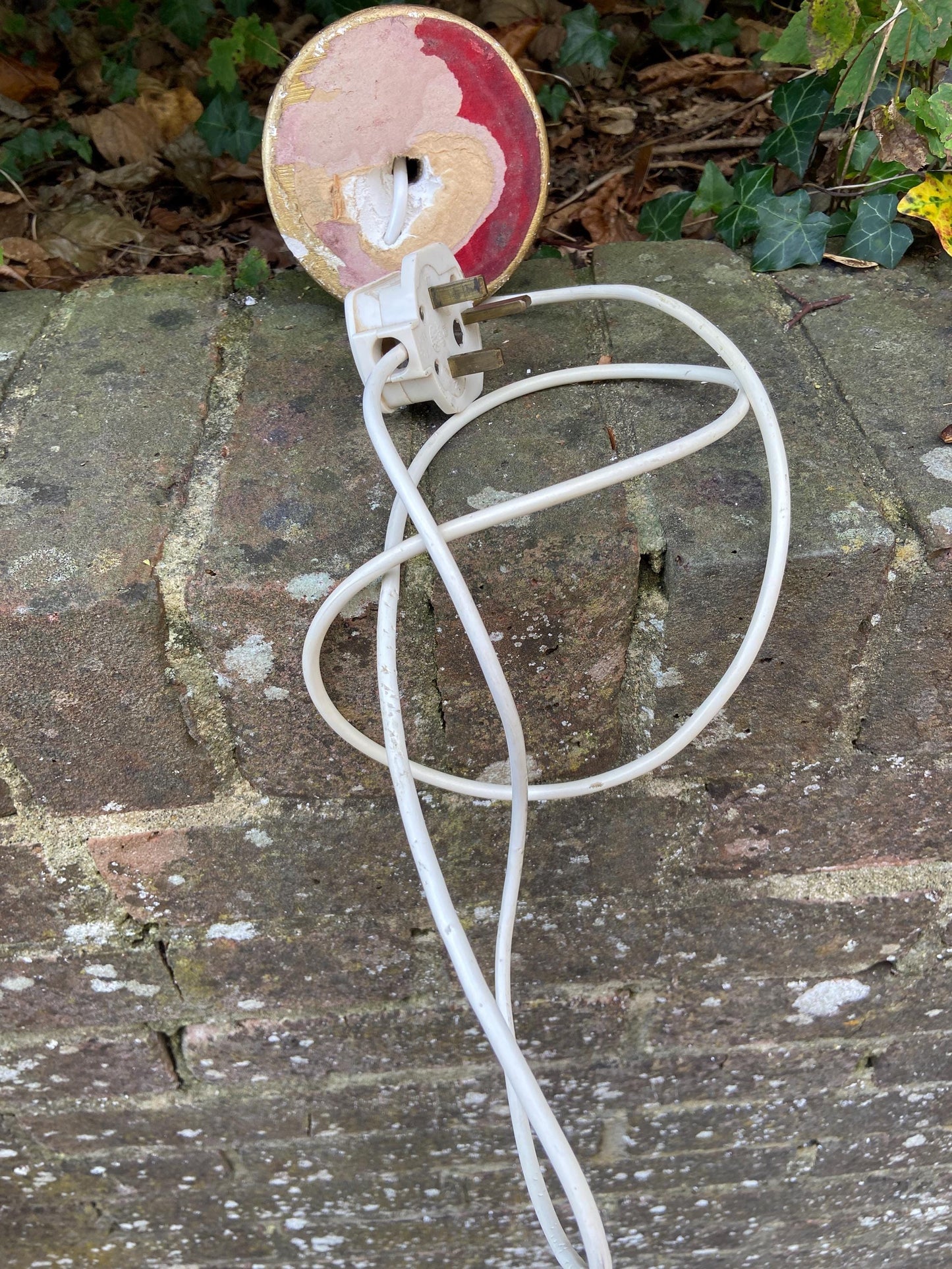 Large retro vintage gold table lamp - plaster painted in gilt - moulded angels and cherubs - working