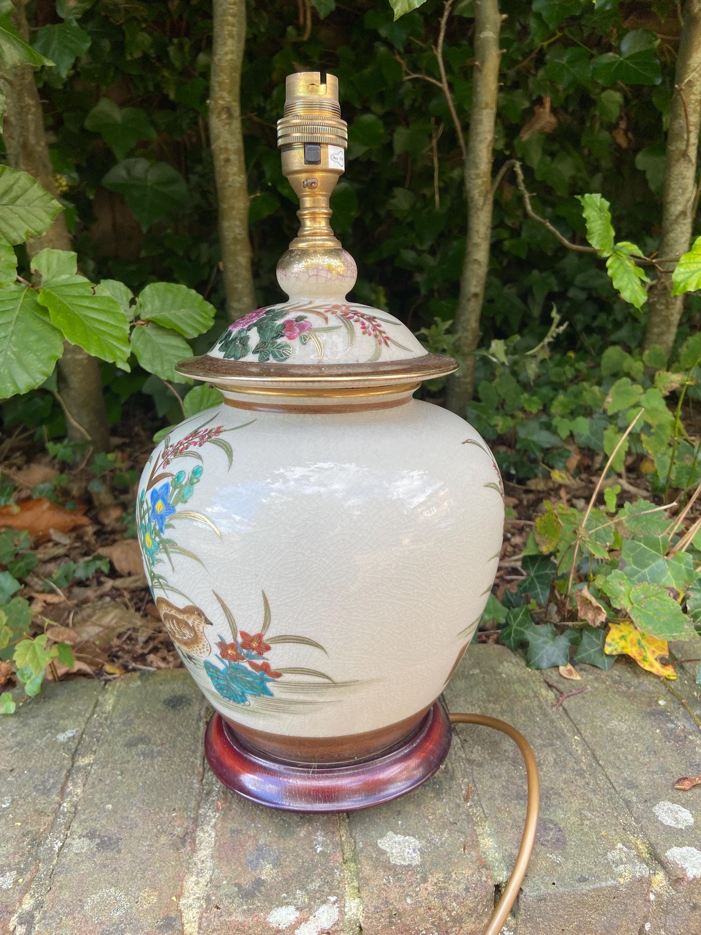 Vintage Rochamp Oriental Style Quality Table Lamp, vintage table lamp, working