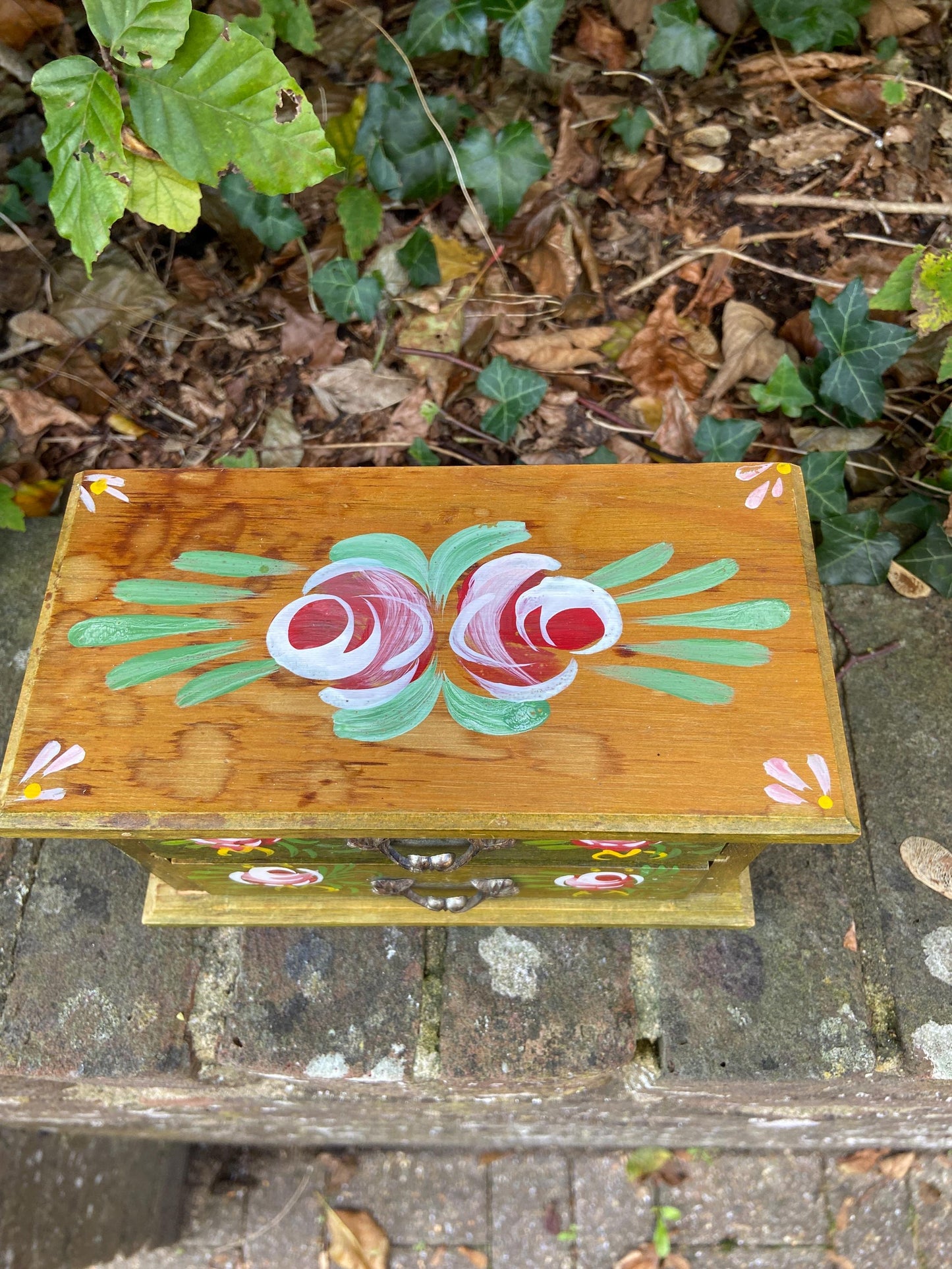 Delightful vintage trinket box or jewellery box, wooden and hand painted with pink roses
