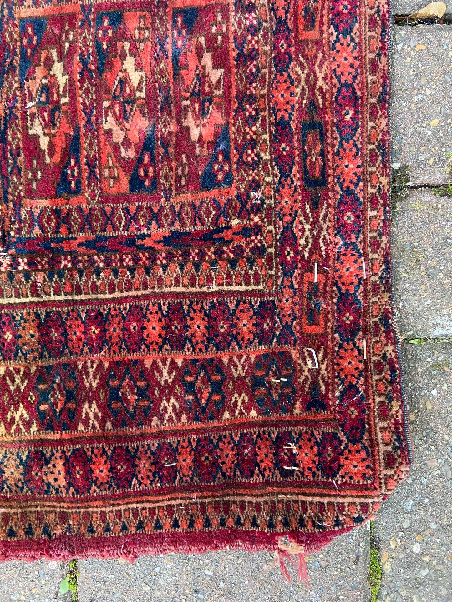 Small vintage Kelaty woollen rug, 100% wool, charming, worn and aged (Old Caucasian)