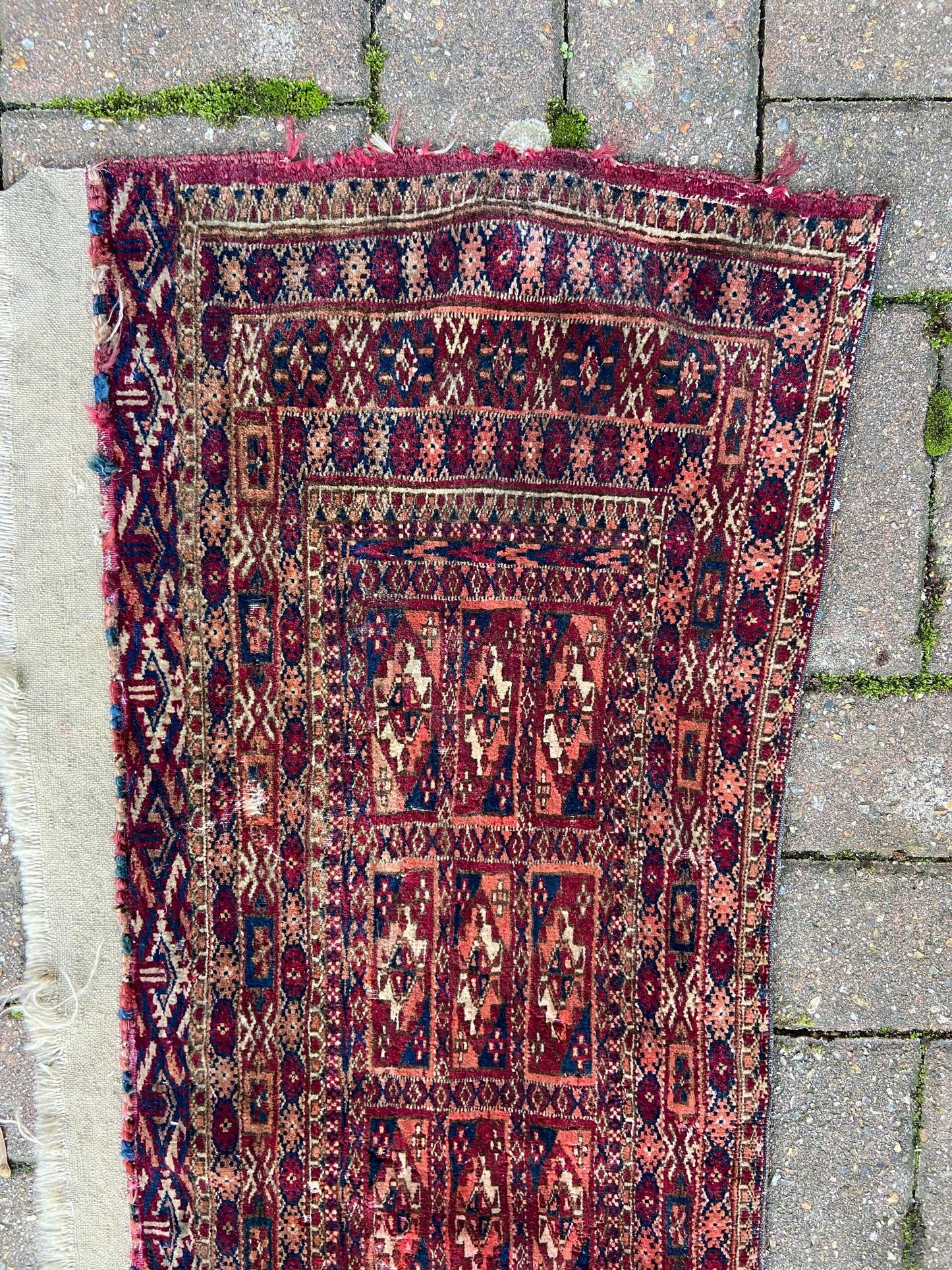 Small vintage Kelaty woollen rug, 100% wool, charming, worn and aged (Old Caucasian)