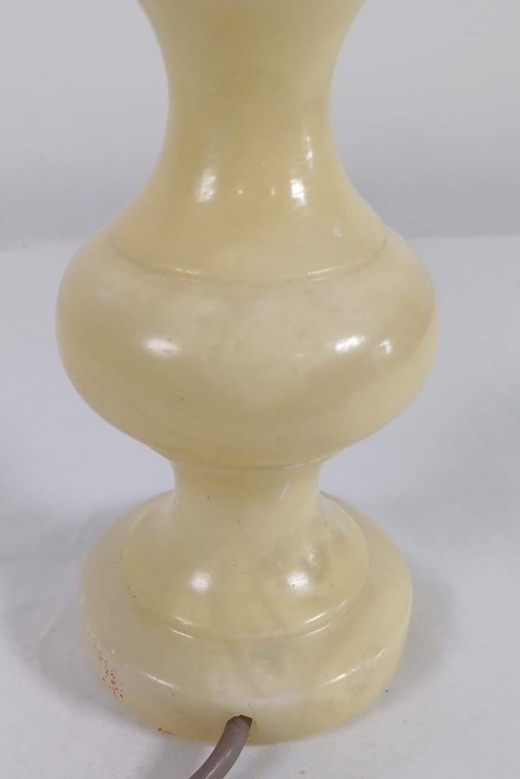 Vintage retro alabaster small table lamp - attractive and vgc - working