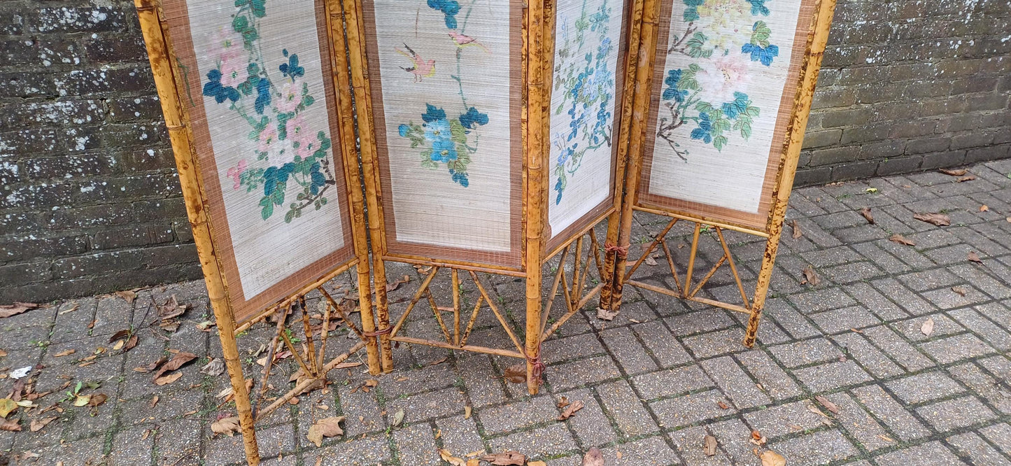 Superb Hand Painted Oriental Style Victorian Bamboo and Rattan Folding Vanity Screen Room Divider. Free Hand Delivery.