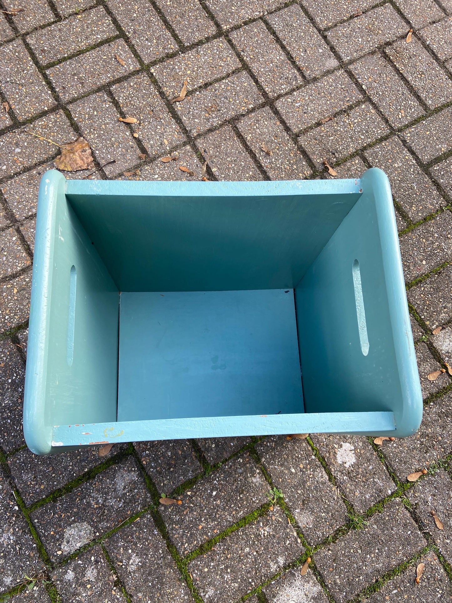 Vintage painted wooden box or stool, wooden trunk or wooden laundry bin basket – turquoise, duck egg blue, upcycle project