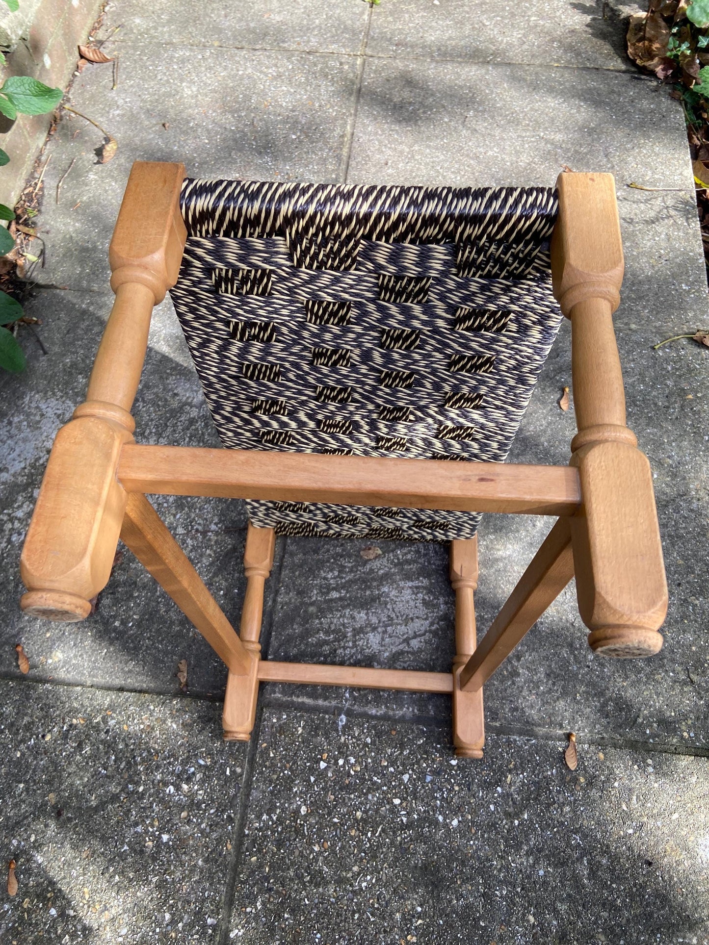 Retro strung string stool – excellent condition, black and white plastic string criss-cross on light coloured wooden frame