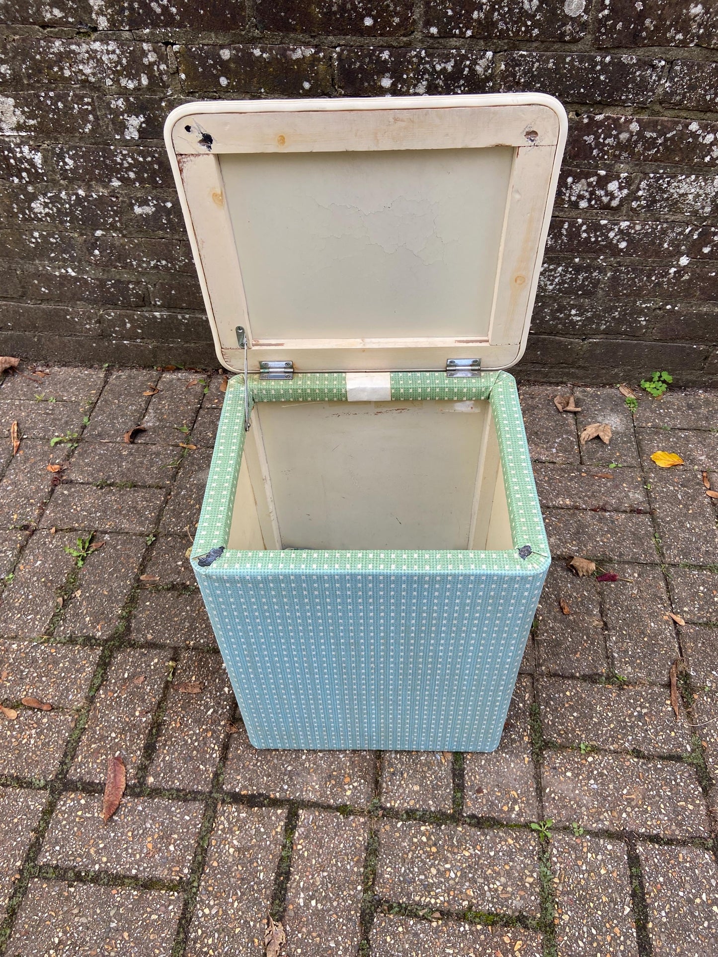 Mid century blue green plastic covered washing basket – fabulous vintage linen box, storage basket, laundry bin, vgc