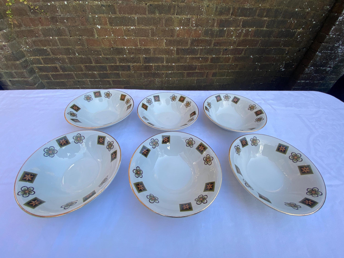 Retro vintage dinnerware, Barratts Delphatic White Tableware, 16 pieces, dinner plates, side plates and bowls