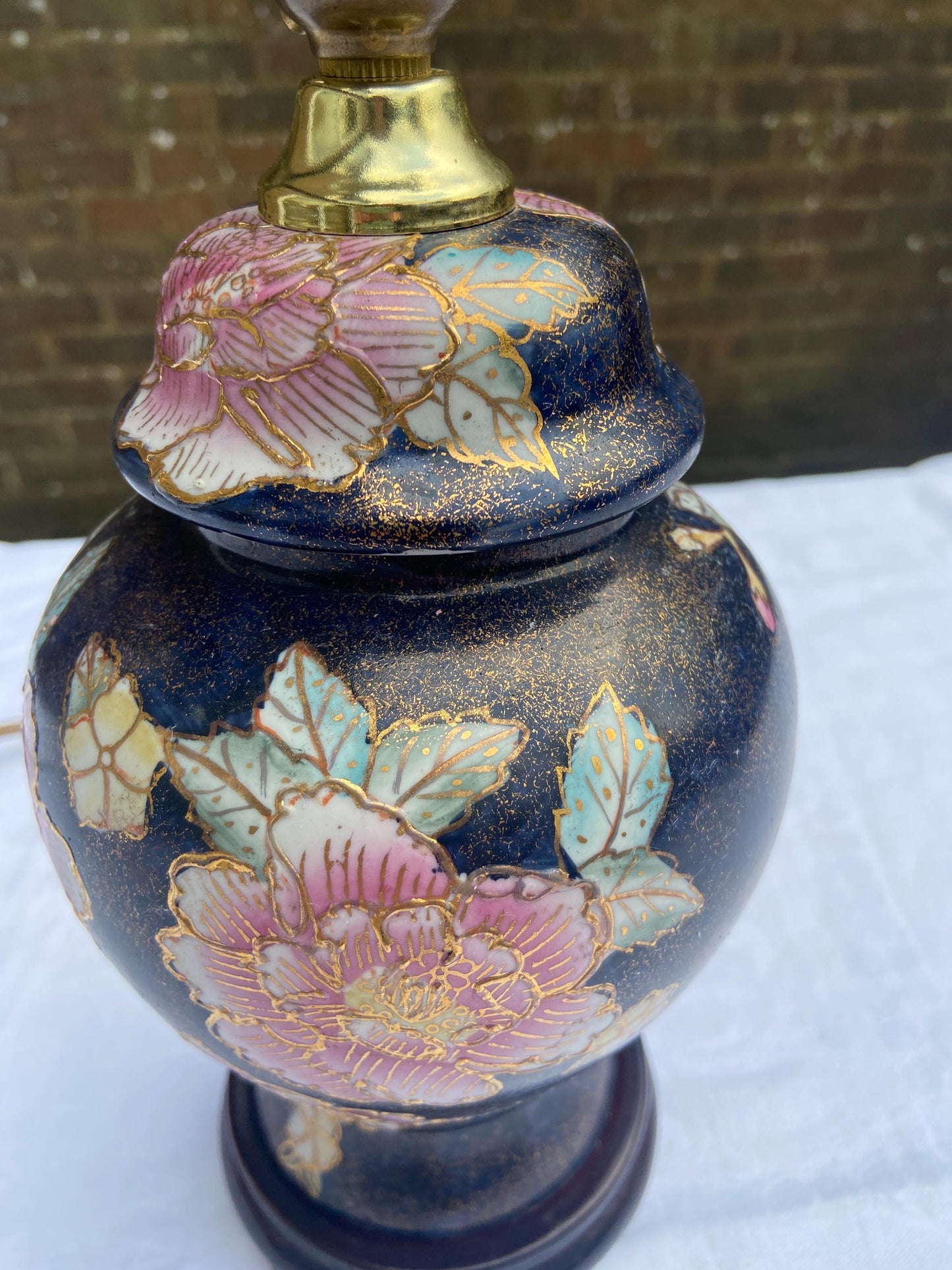 Original vintage C A Lighting Oriental Ginger Jar style table lamp - navy and gold with pink bold flowers - working condition