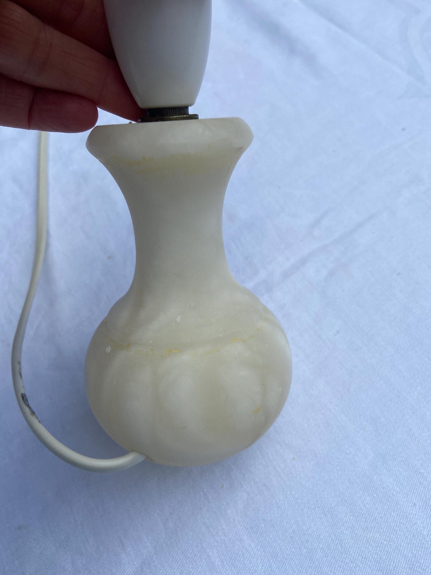 Small and lovely vintage alabaster table lamp - working