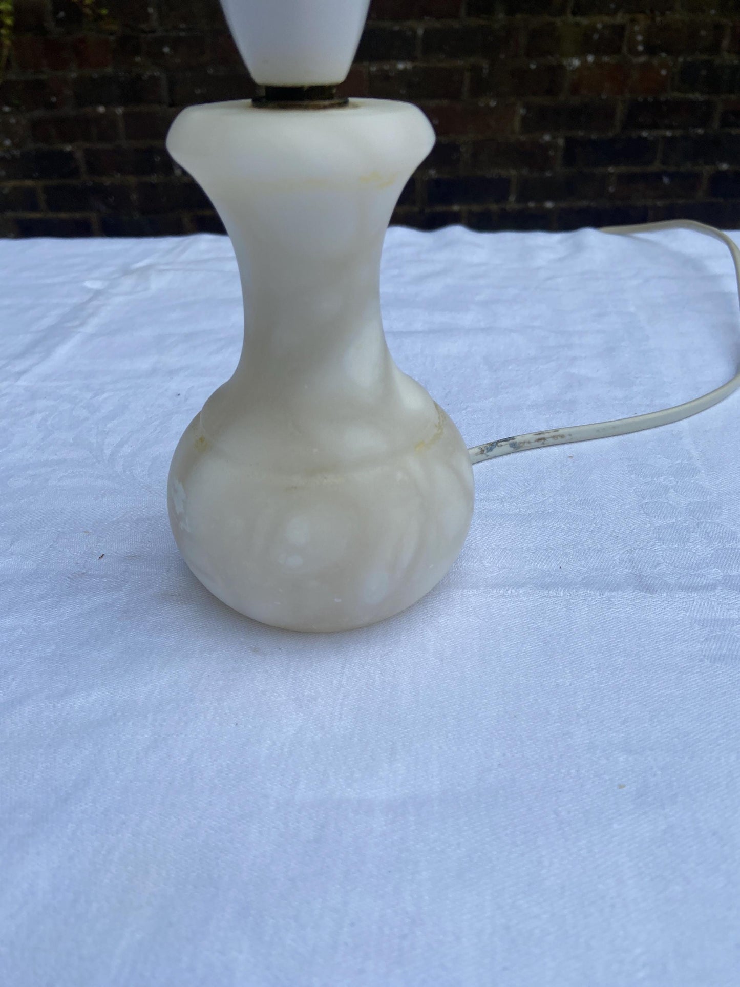 Small and lovely vintage alabaster table lamp - working