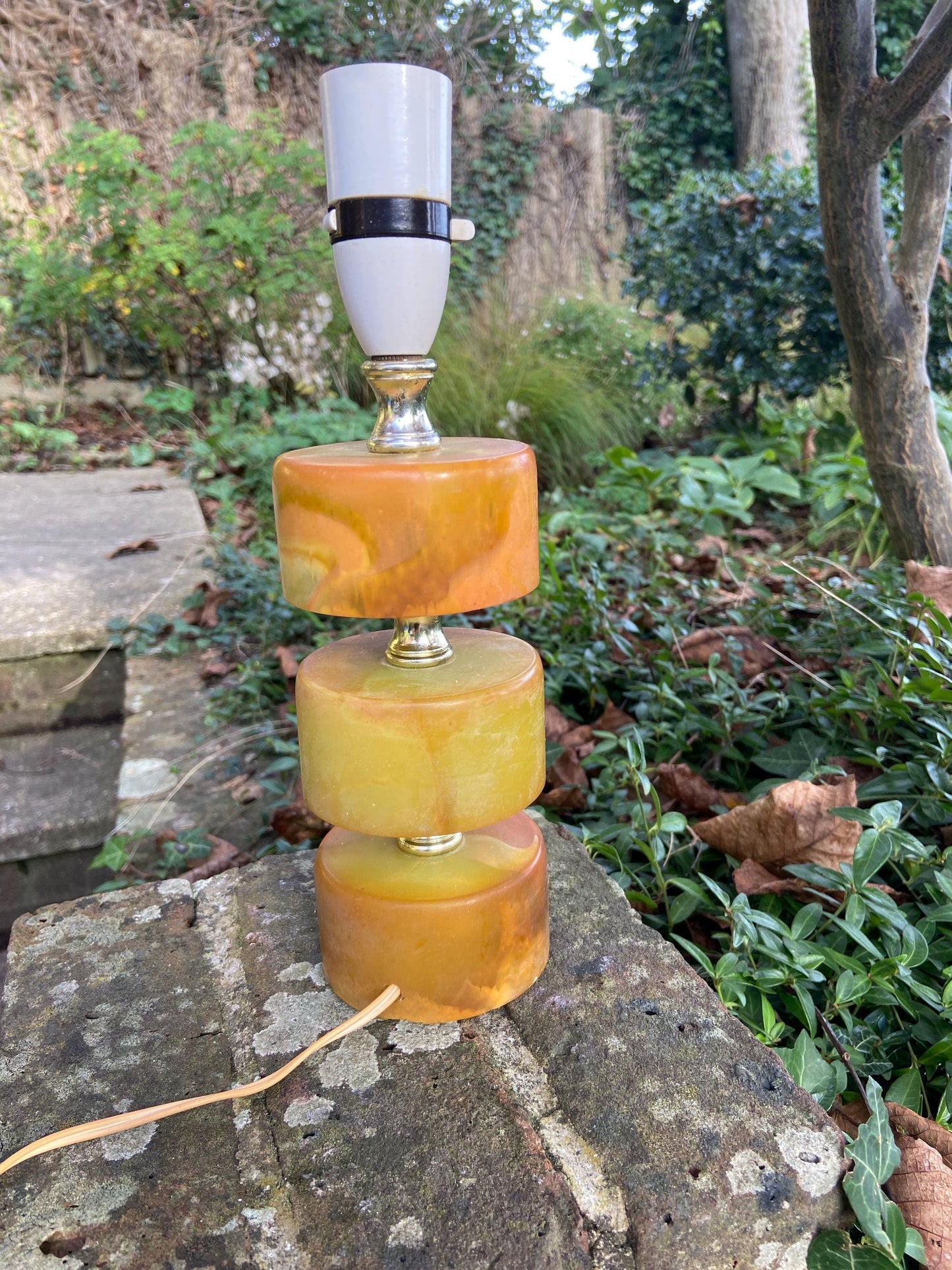 Fantastic retro faux amber tower table lamp - working