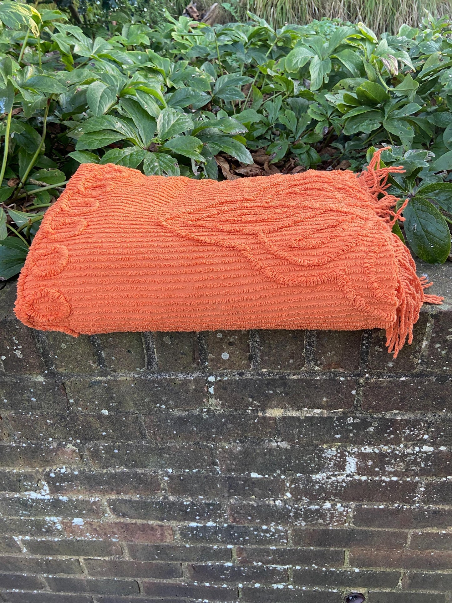 Retro original : orange large single, small double 1970s cotton bedspread bed cover, bed throw (256cm x 168cm)