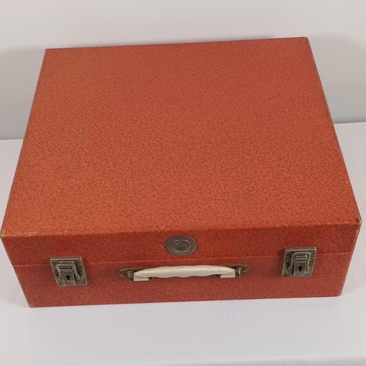Mid century picnic set in hard box with four place settings and all the extras