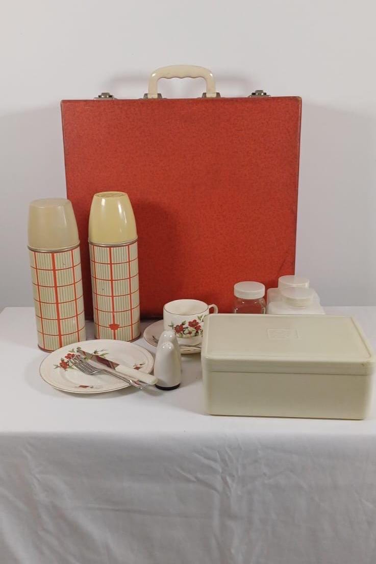 Mid century picnic set in hard box with four place settings and all the extras