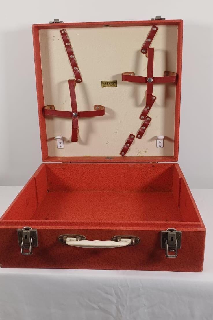 Mid century picnic set in hard box with four place settings and all the extras