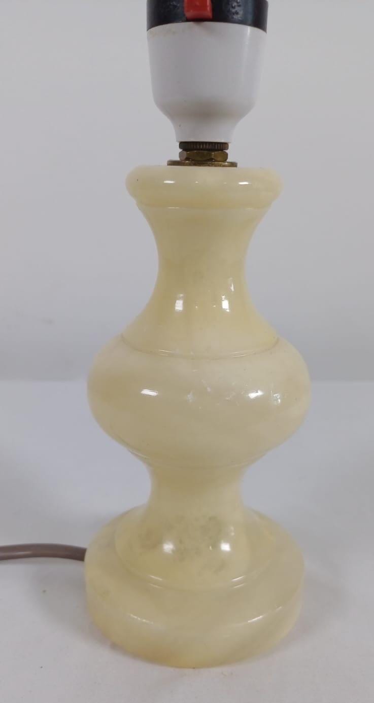 Vintage retro alabaster small table lamp - attractive and vgc - working