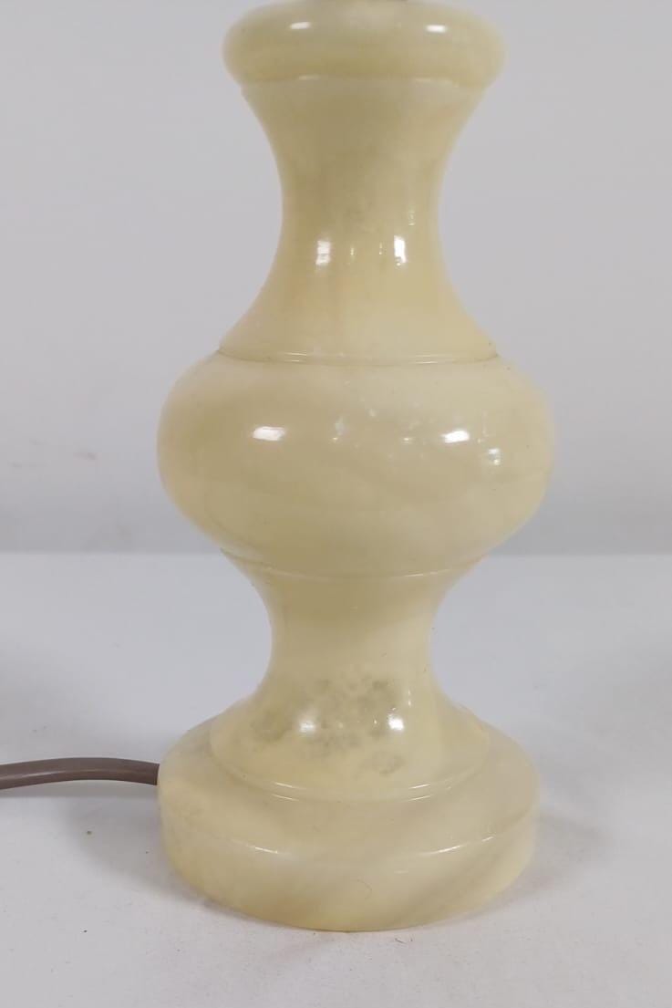 Vintage retro alabaster small table lamp - attractive and vgc - working