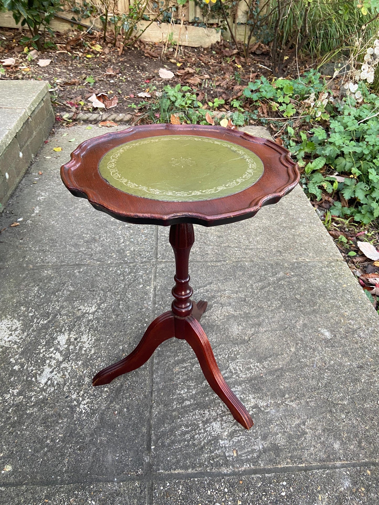 Retro vintage 1970s/80s Tripod Leg Turned Wine Table Green Leatherette Top