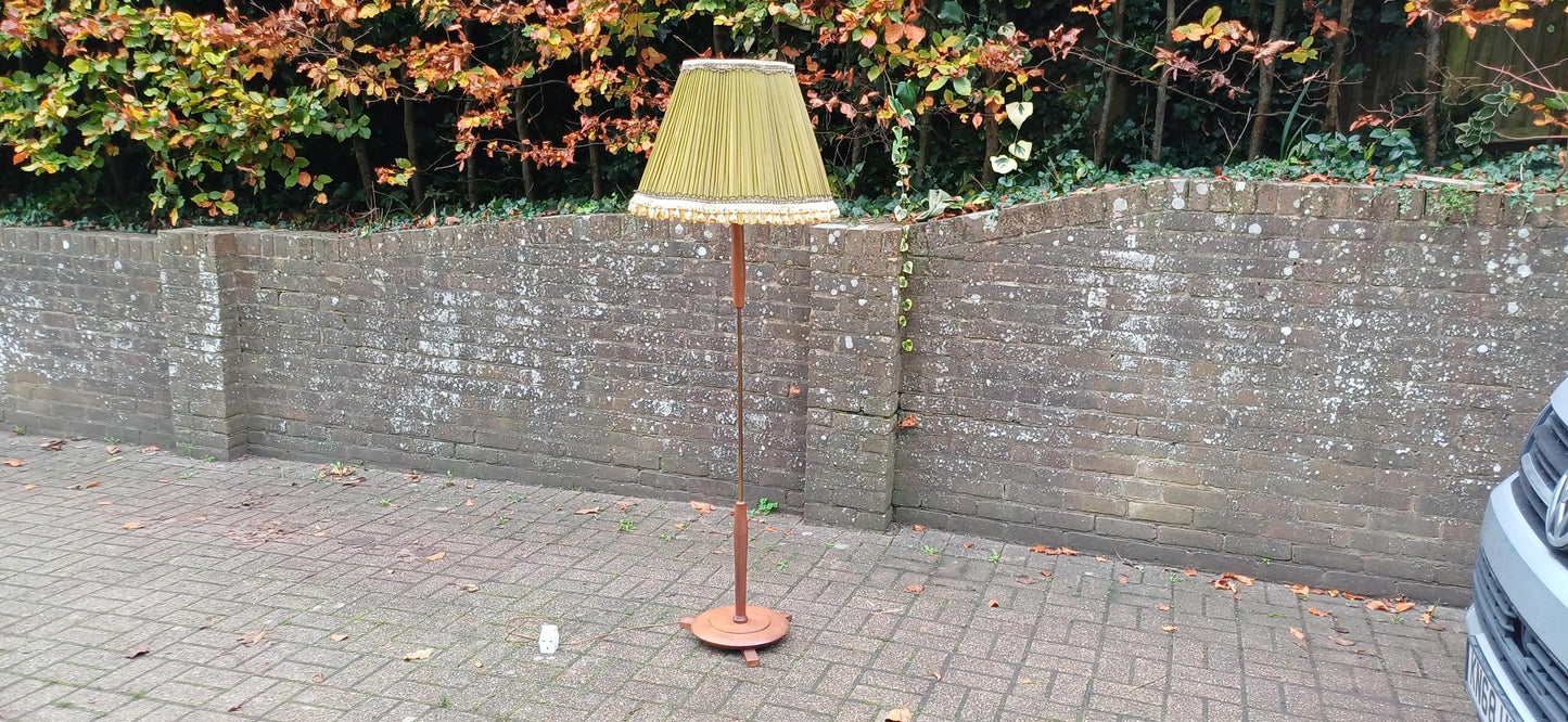 Superb Vintage Retro Mid-Century Brass and Teak Floor Lamp with Outstanding Vintage Lampshade – Fully Working FREE HAND DELIVERY