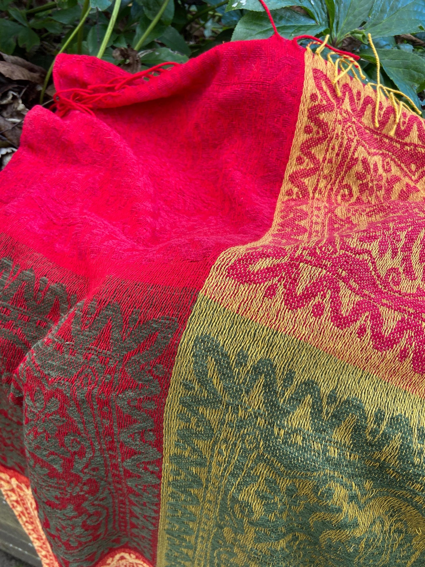 Vintage pair of Bold colourful vintage throws (150cm x 126cm each)