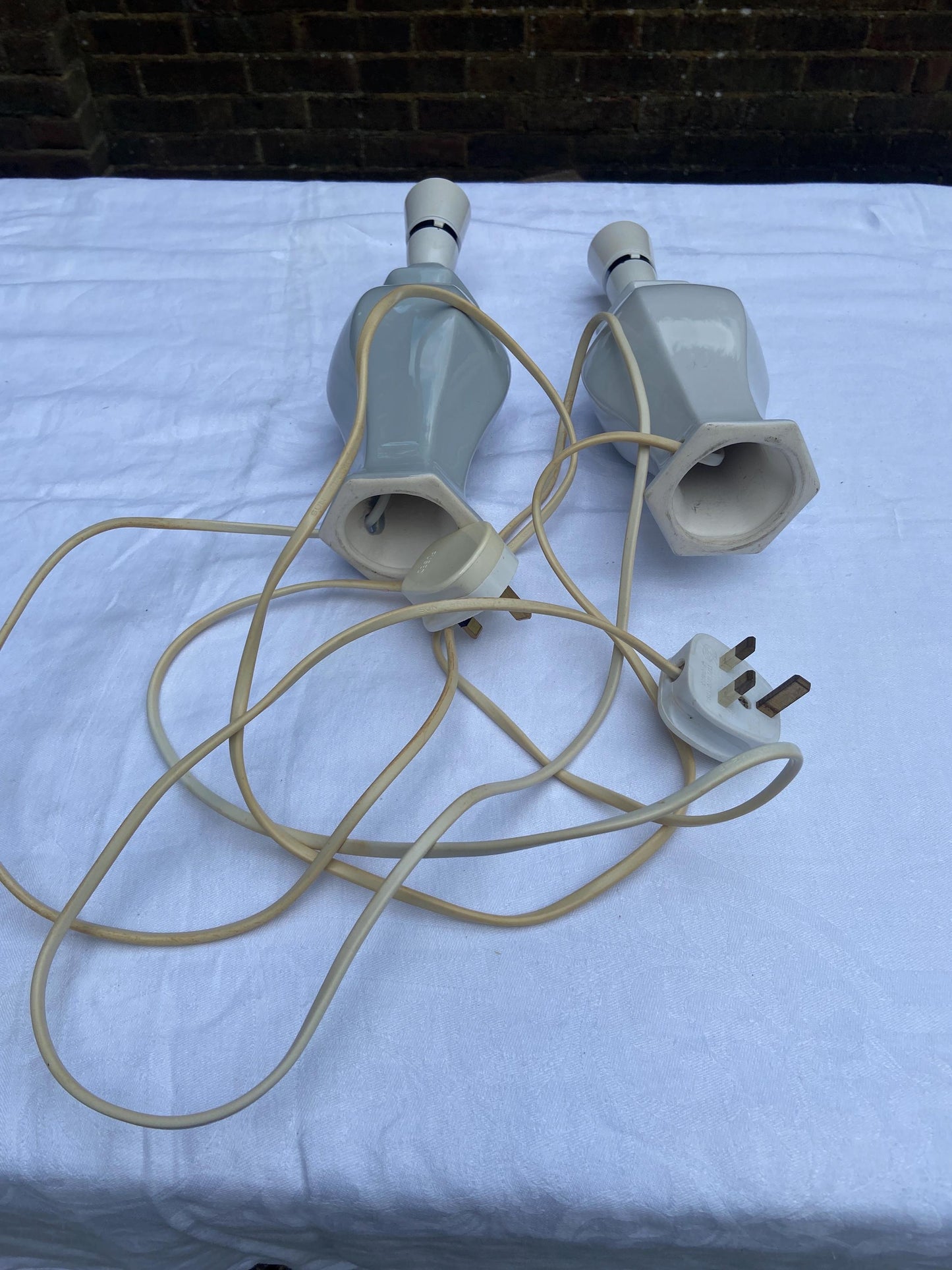 Two matching vintage ceramic table lamps ginger jar style - light grey and white - small vintage table lamps, working condition