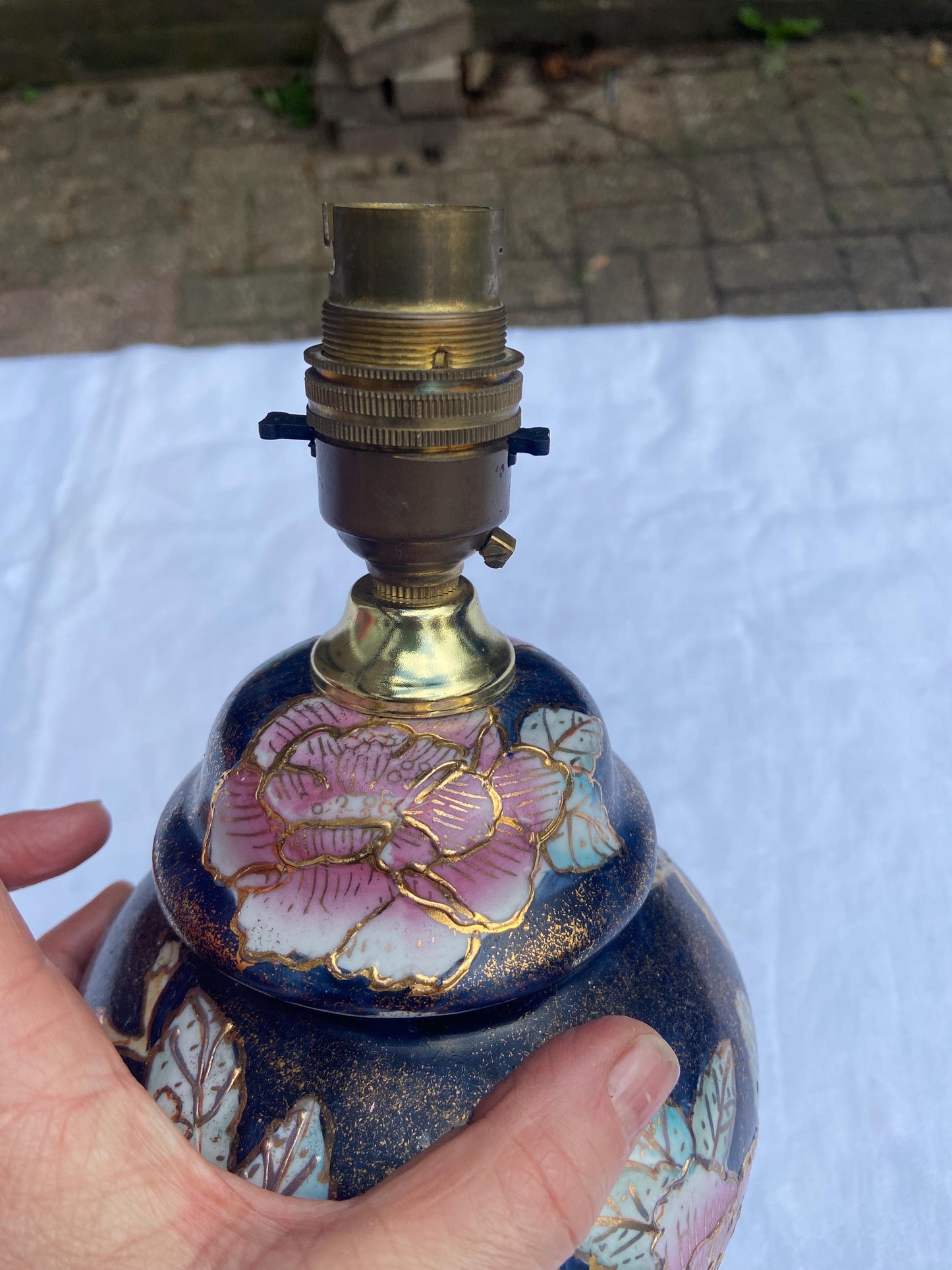 Original vintage C A Lighting Oriental Ginger Jar style table lamp - navy and gold with pink bold flowers - working condition