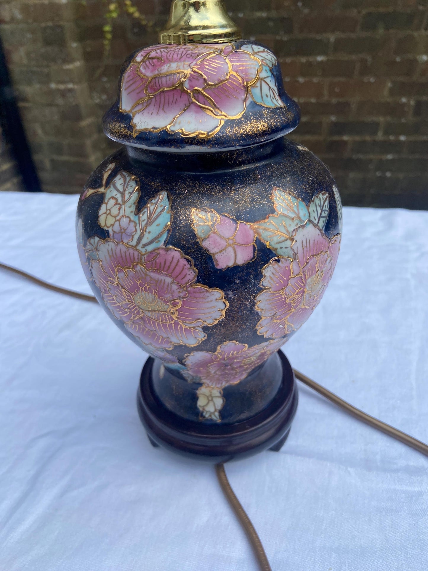 Original vintage C A Lighting Oriental Ginger Jar style table lamp - navy and gold with pink bold flowers - working condition