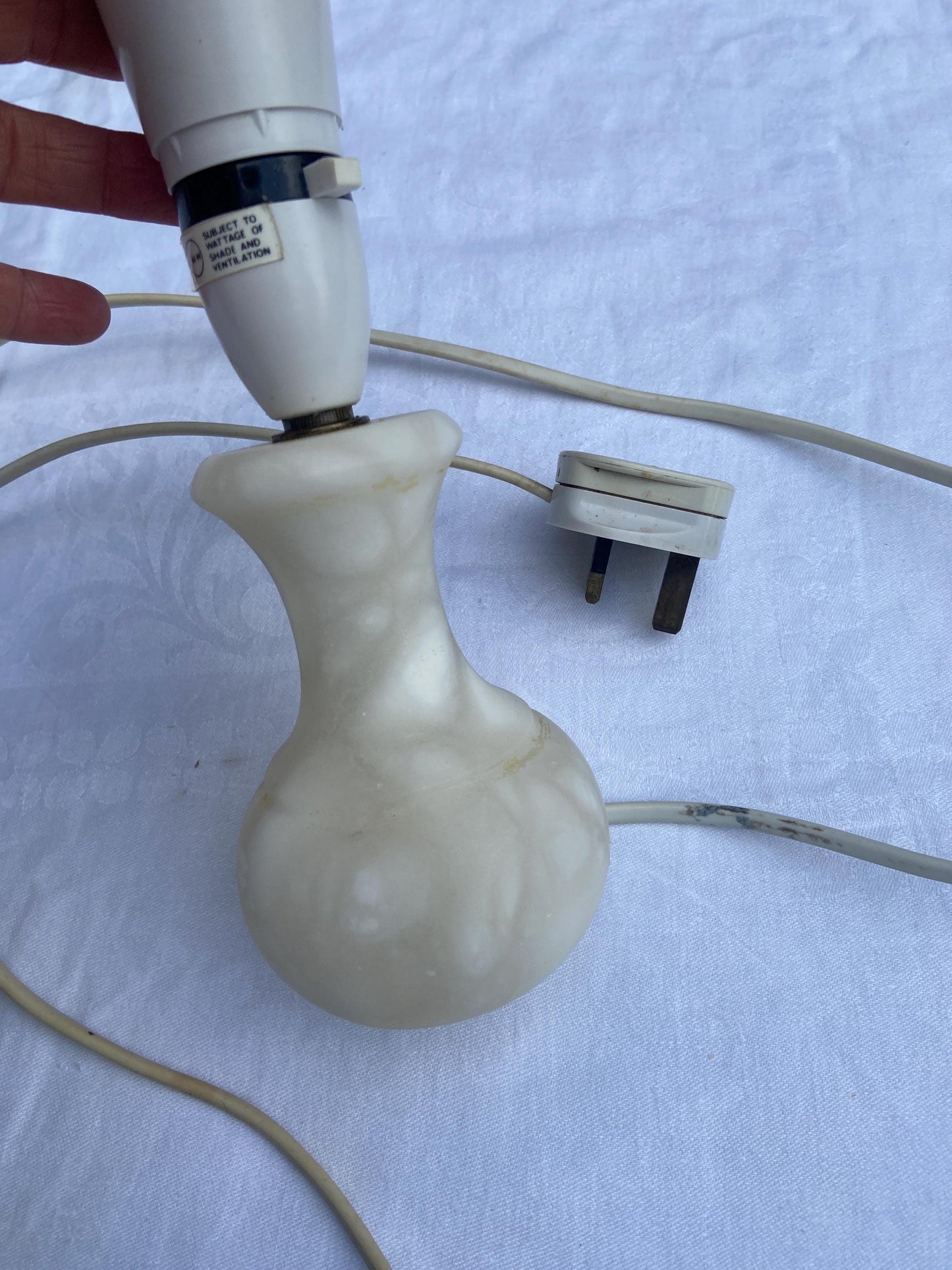 Small and lovely vintage alabaster table lamp - working